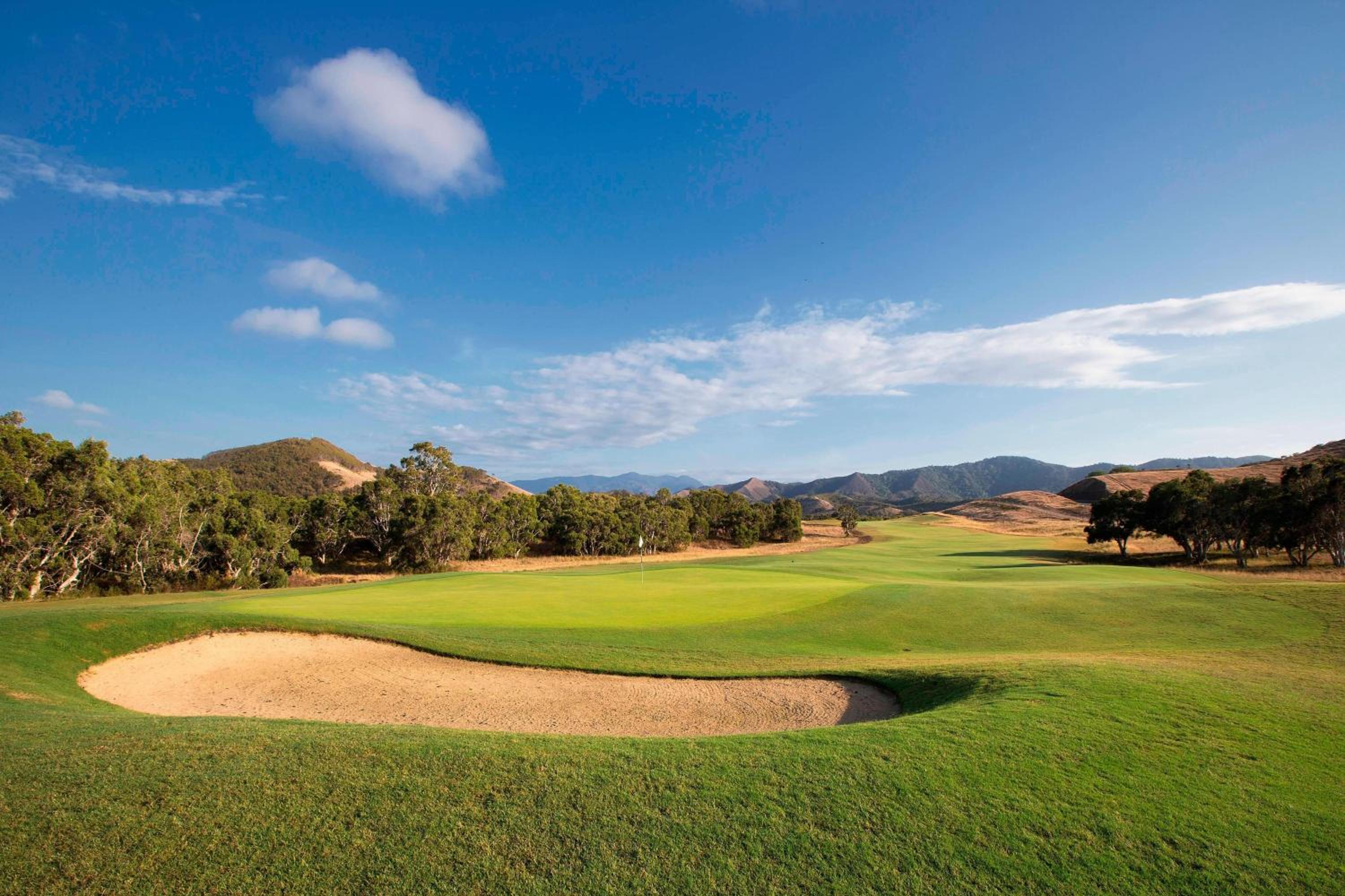 Sheraton New Caledonia Deva Spa & Golf Resort