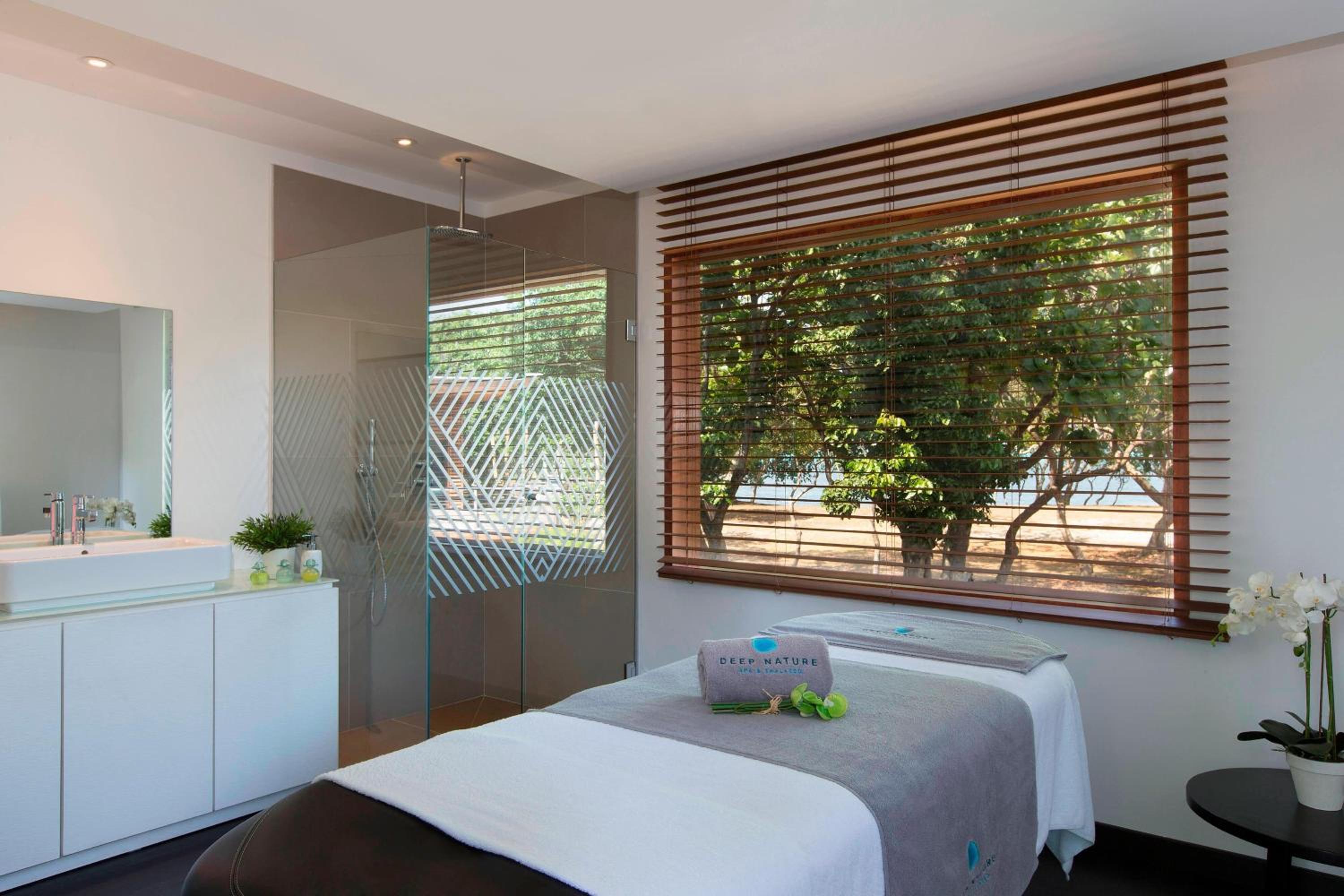 Sheraton New Caledonia Deva Spa & Golf Resort