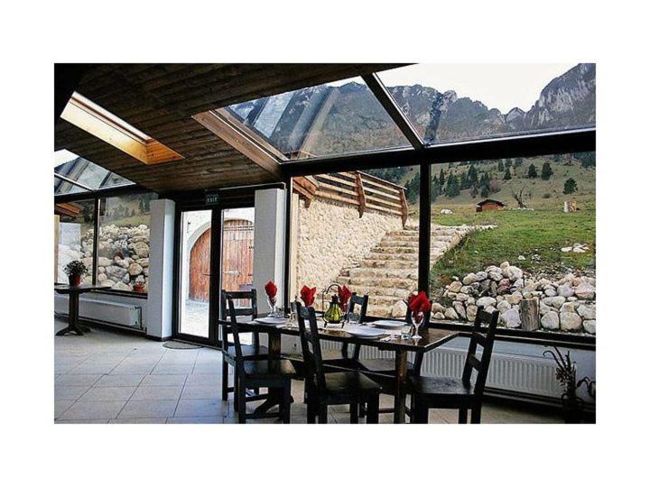 Taverna Pietrei Craiului