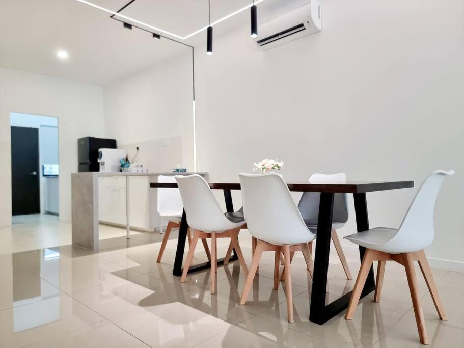 H+M Residence [5min]to Setia City Convention photo 6