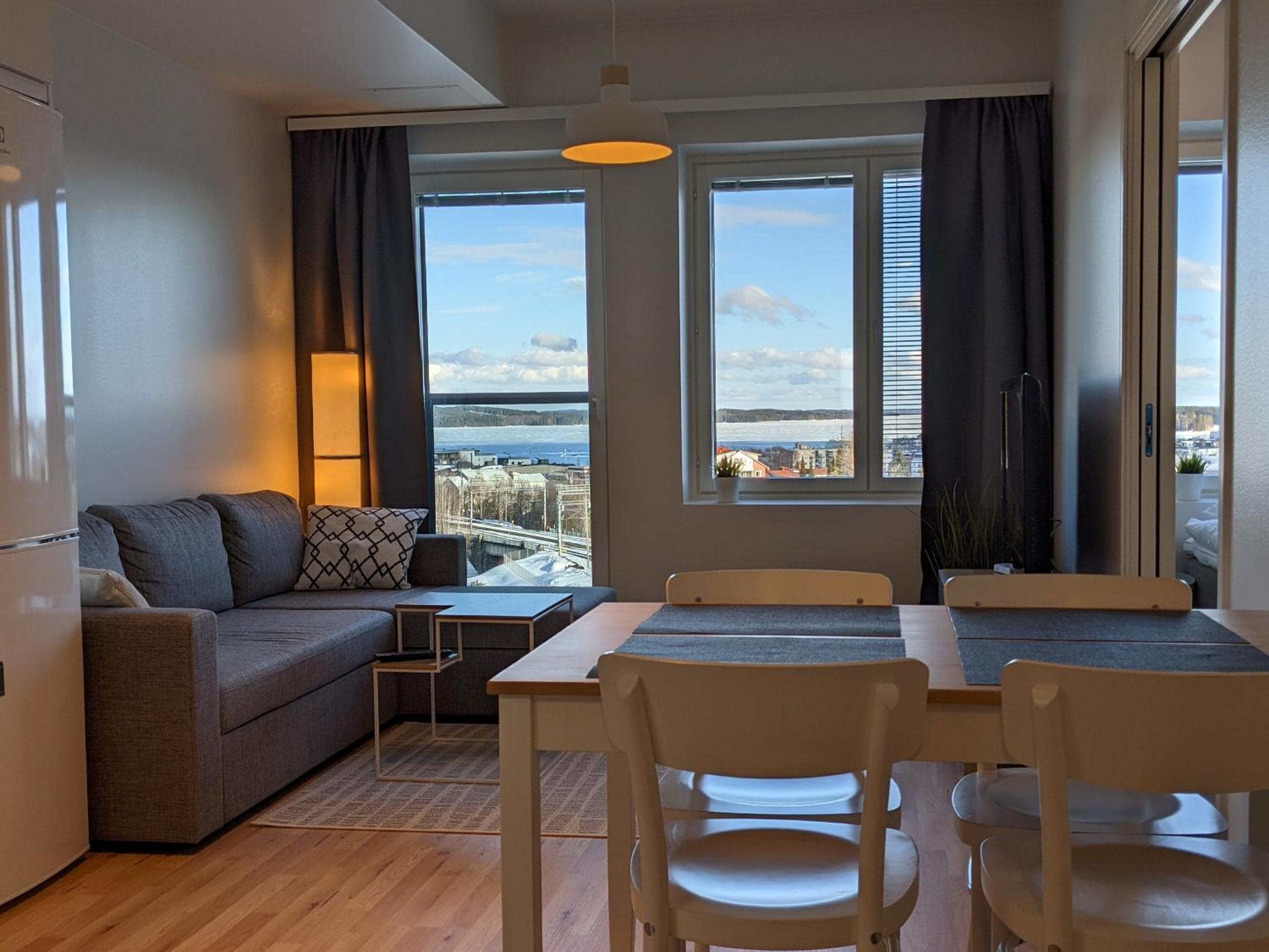 City Apartment with lake view and free parking view 4