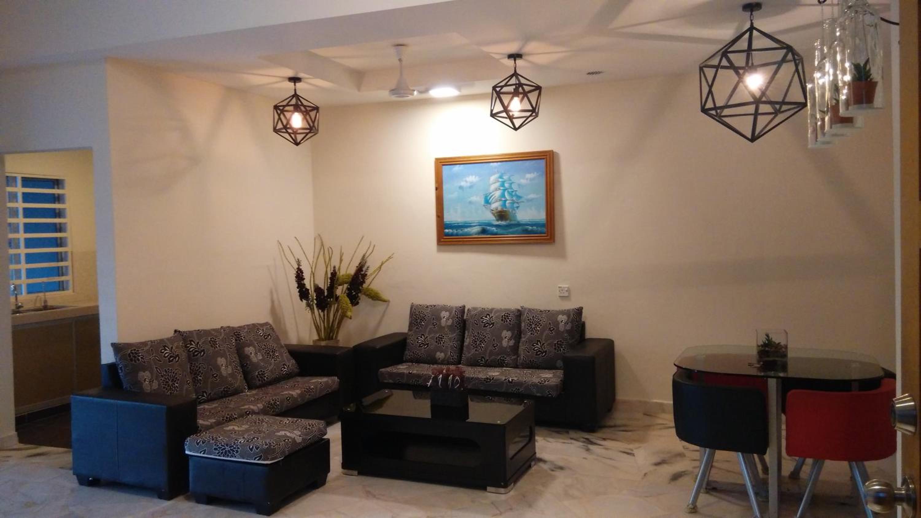Bercham Vacation House