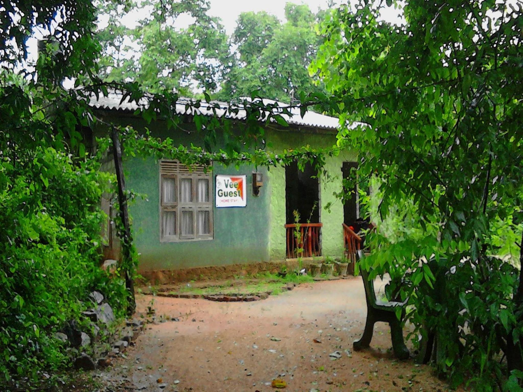 Sigiriya Vee Guest