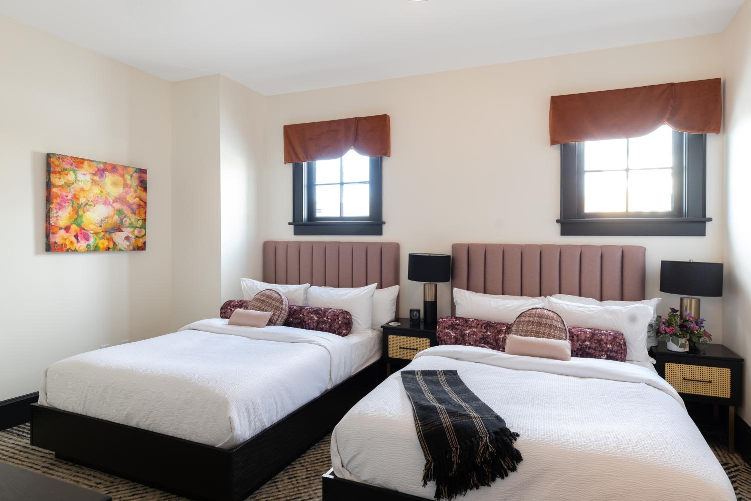 Portsmouth Vacations - Hotel Thaxter - Property Image 8