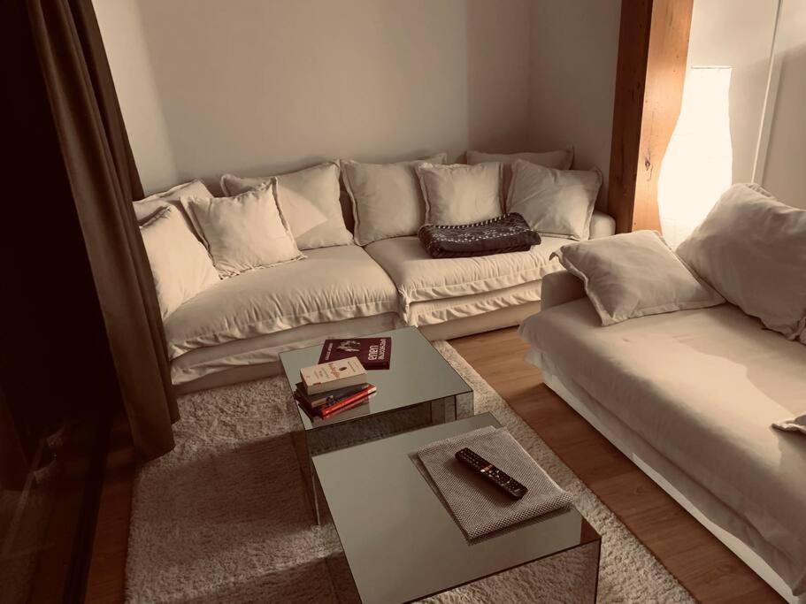 Mariam's Stunning and Sunny Apt view 2