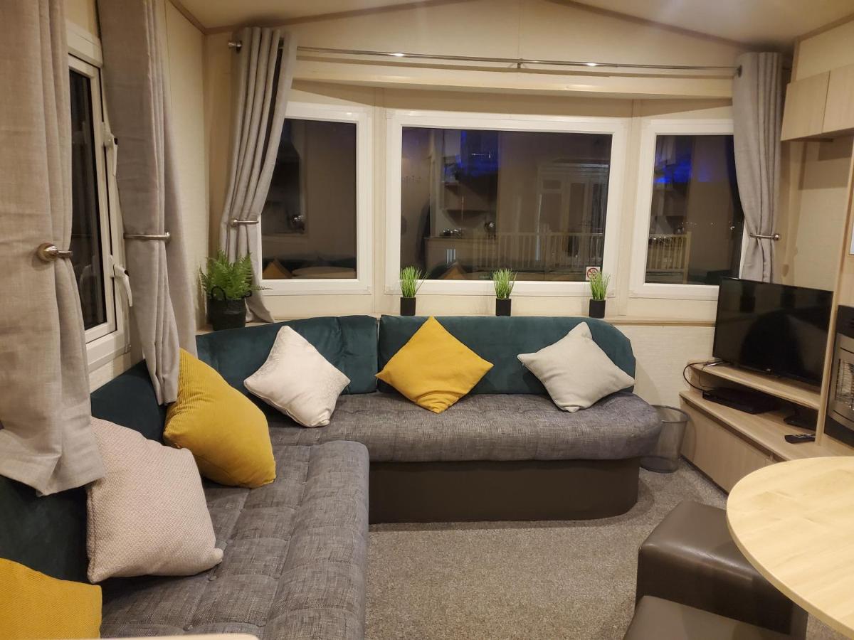 3 bed Retreat with Hot Tub view 2