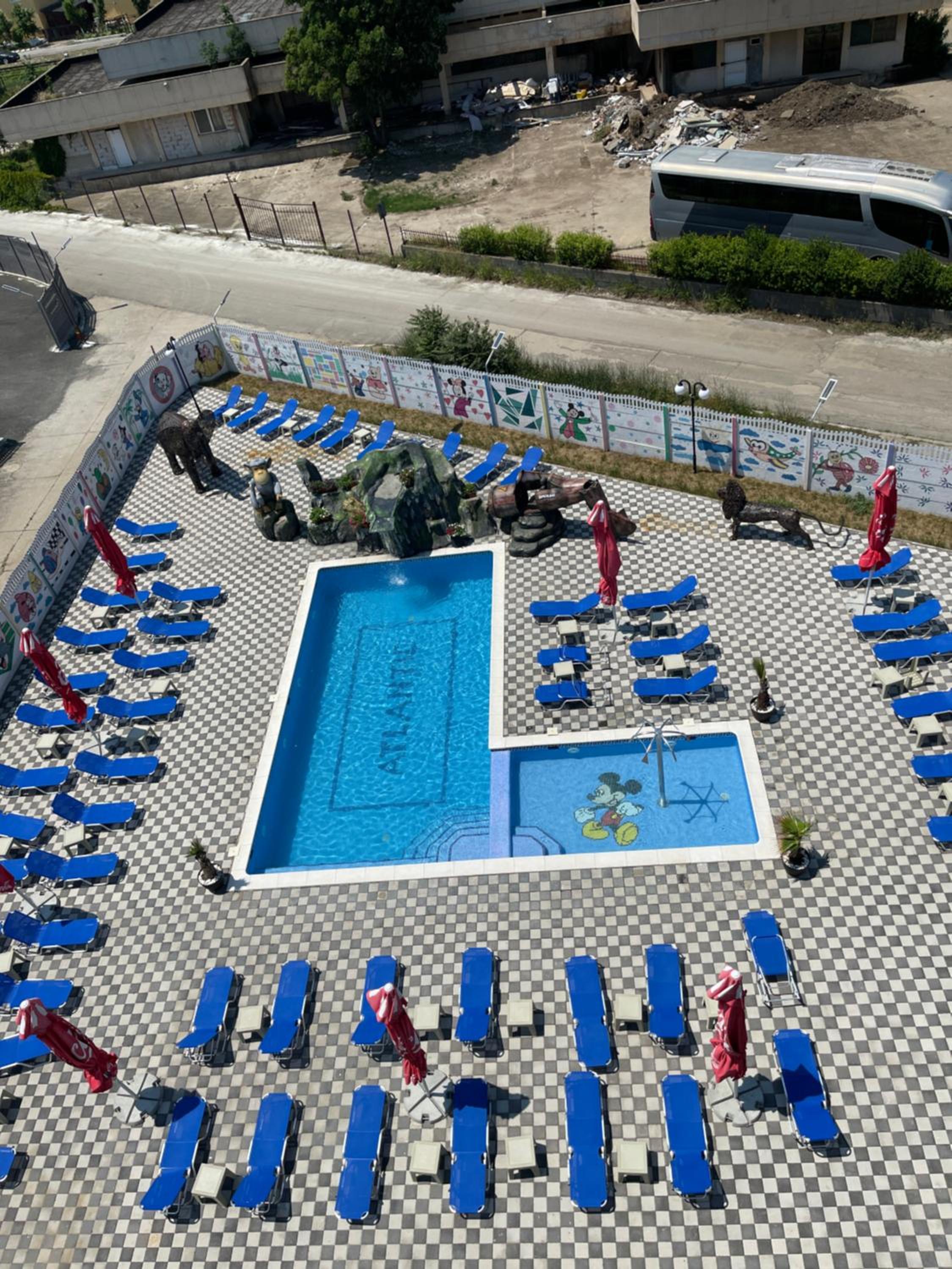 swimming pool