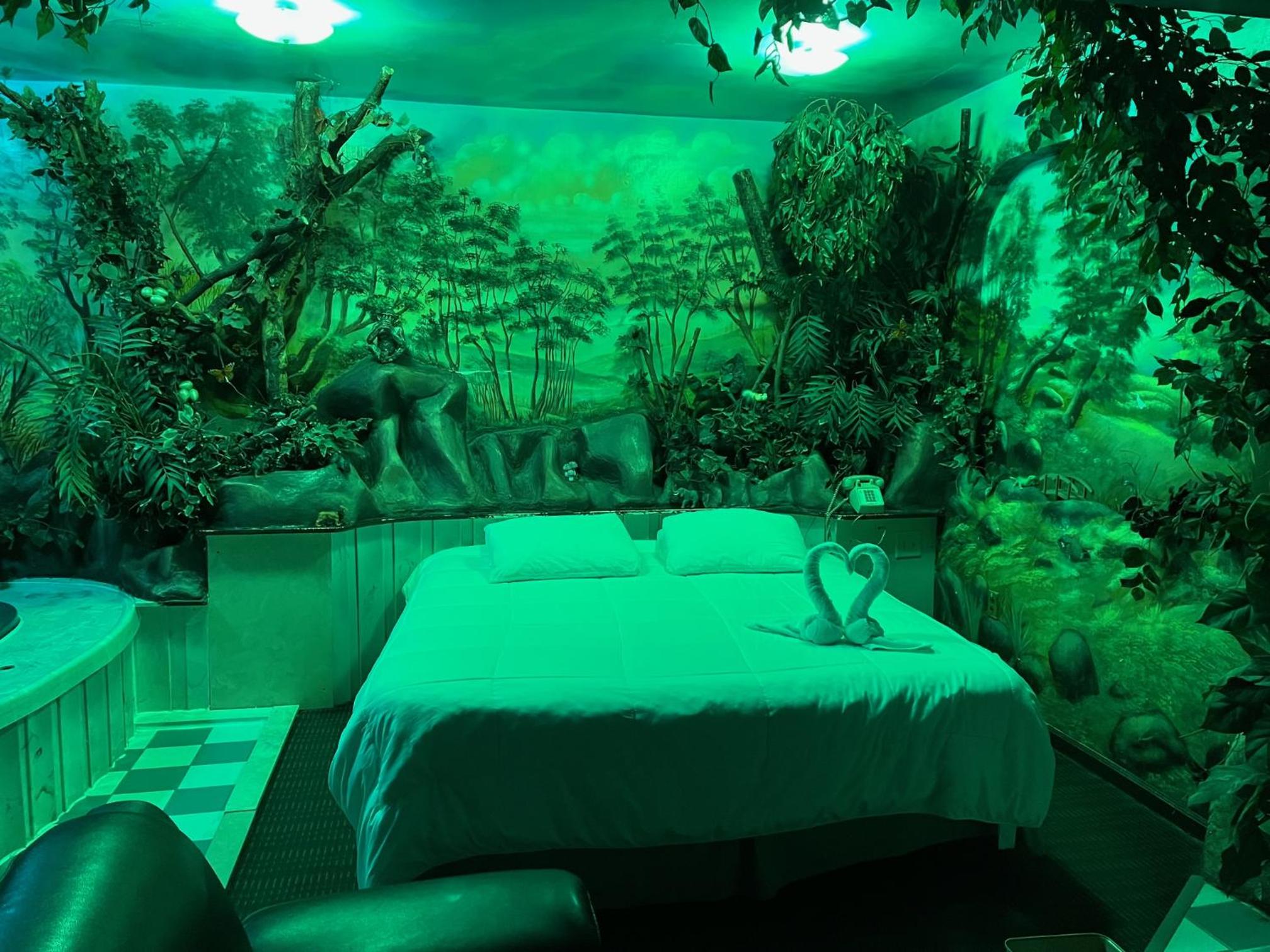 Gallery Holiday Motel