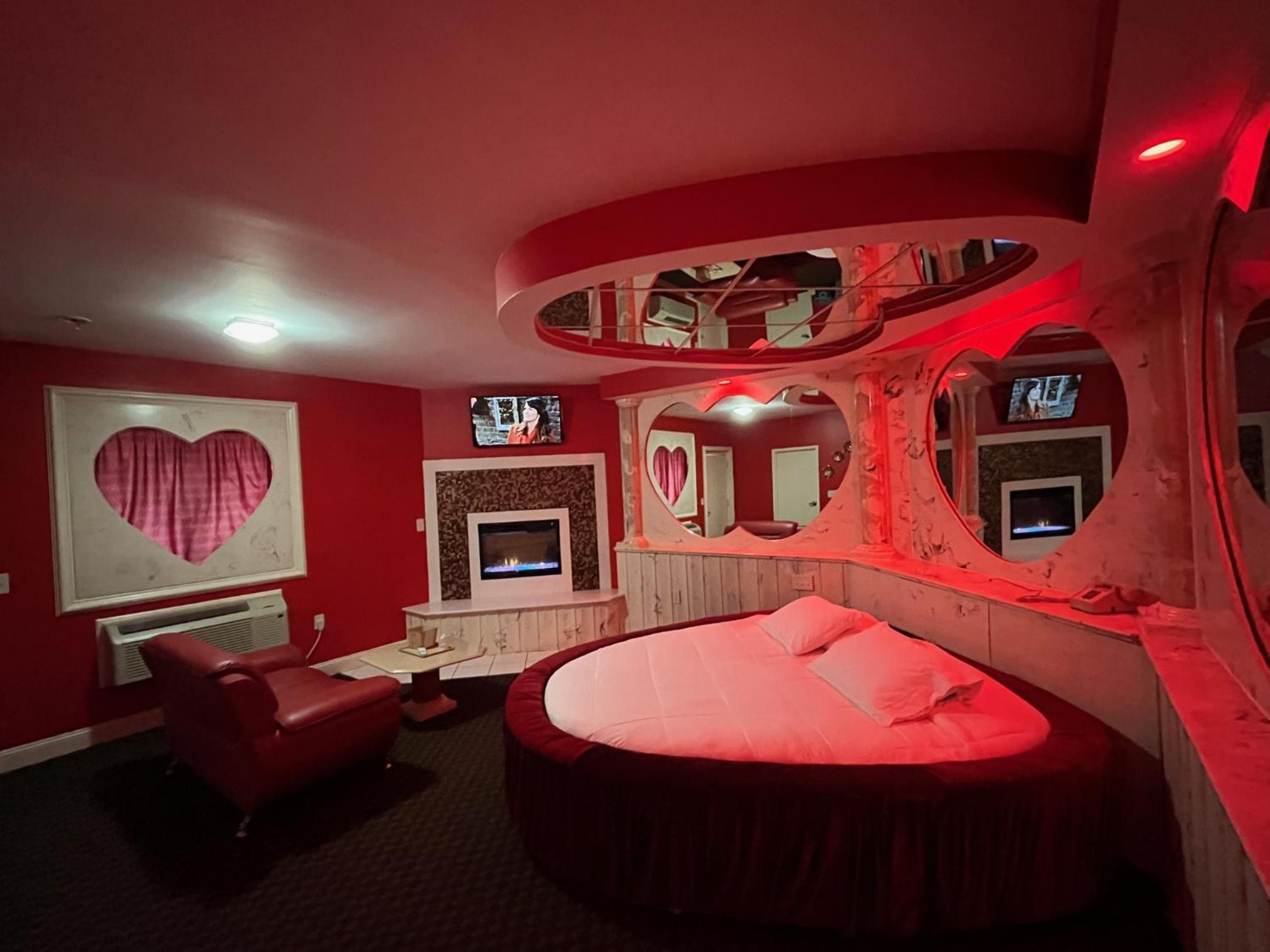 Gallery Holiday Motel