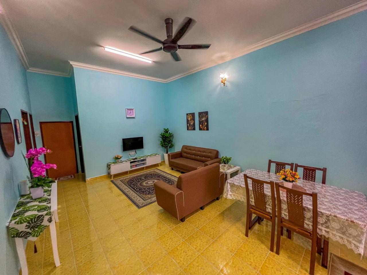 Teratai Homestay Kuala Besut photo 4