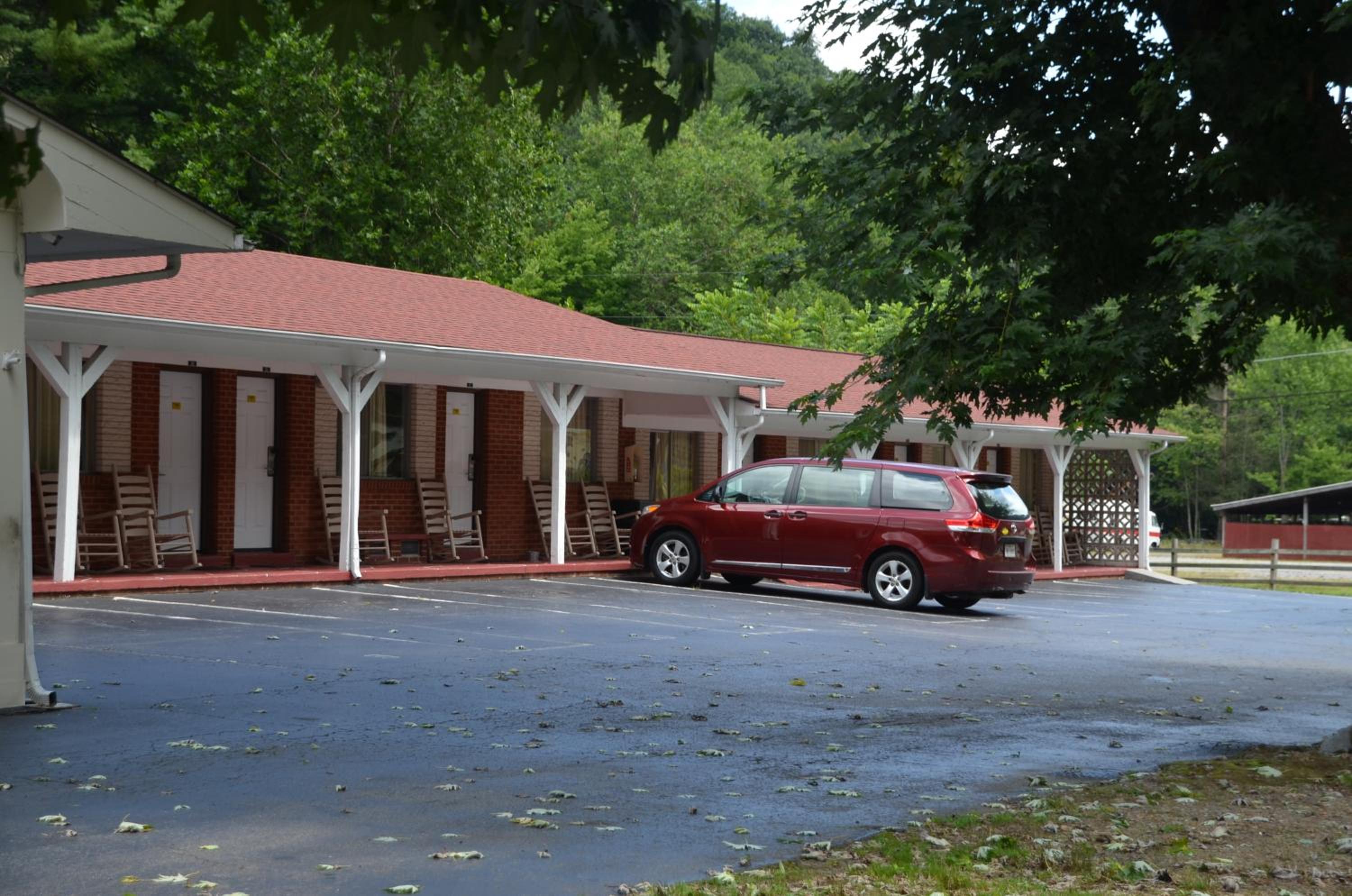 Travelowes Motel - Maggie Valley