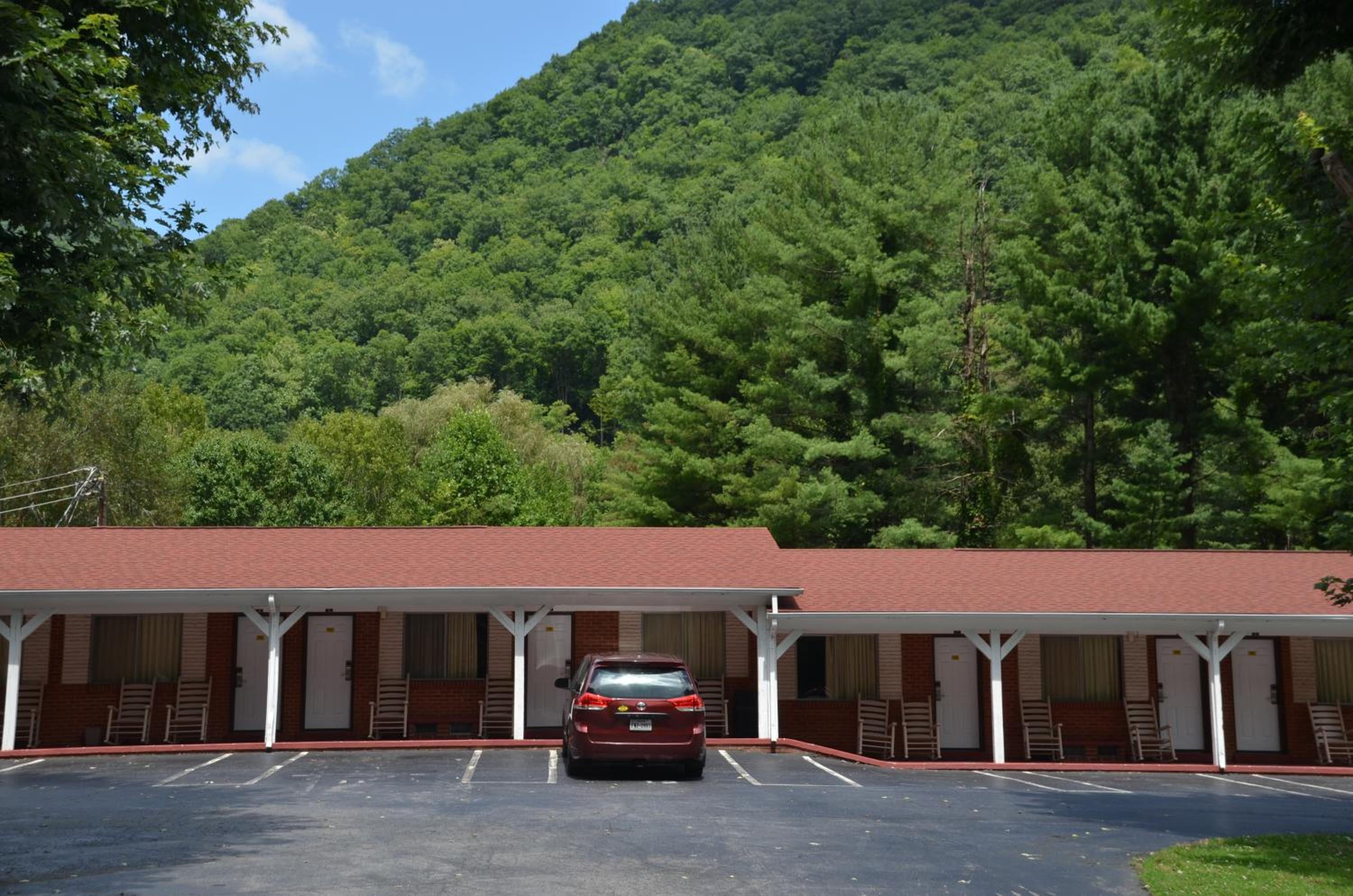 Travelowes Motel - Maggie Valley