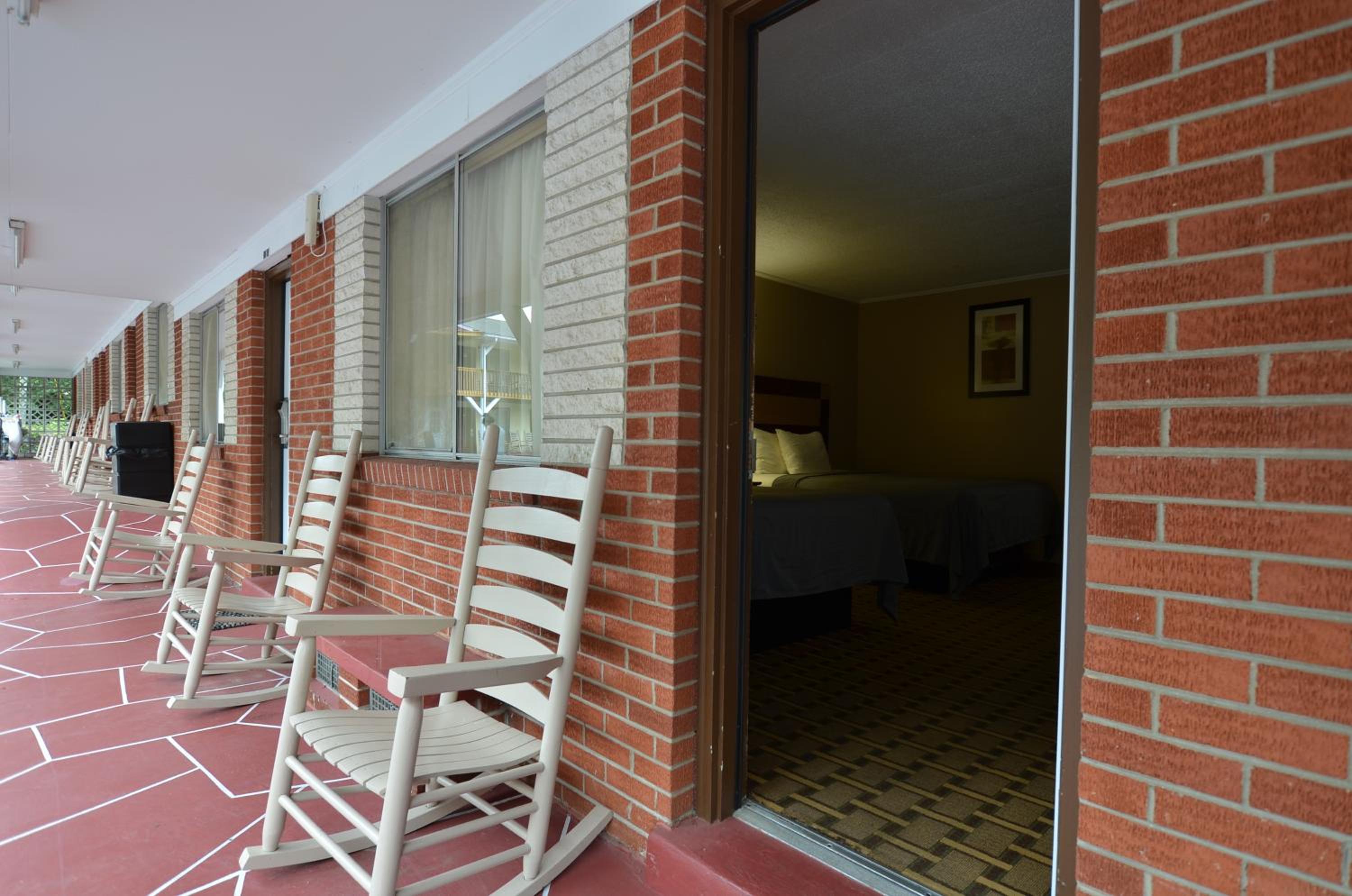 Travelowes Motel - Maggie Valley