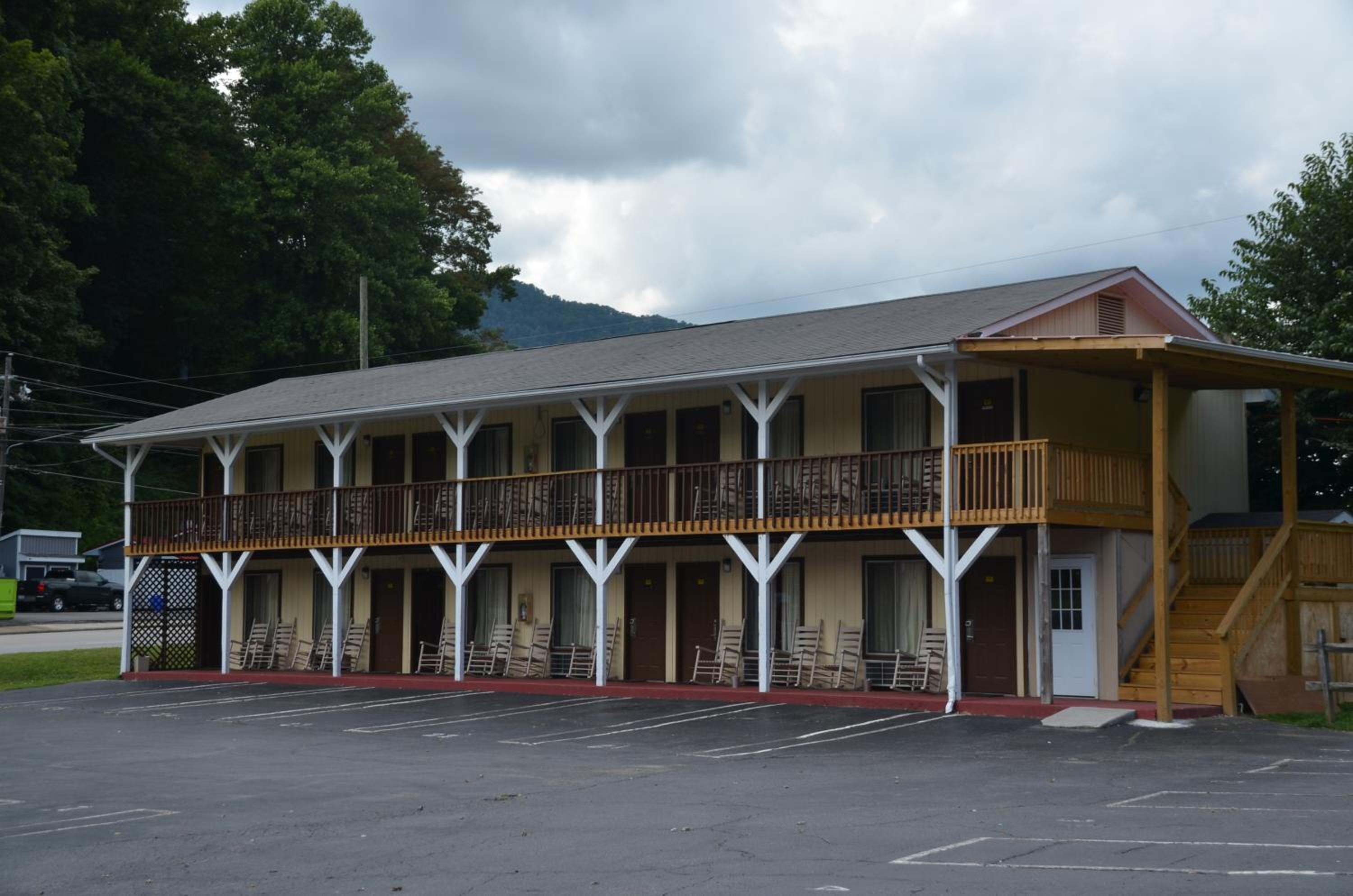 Travelowes Motel - Maggie Valley
