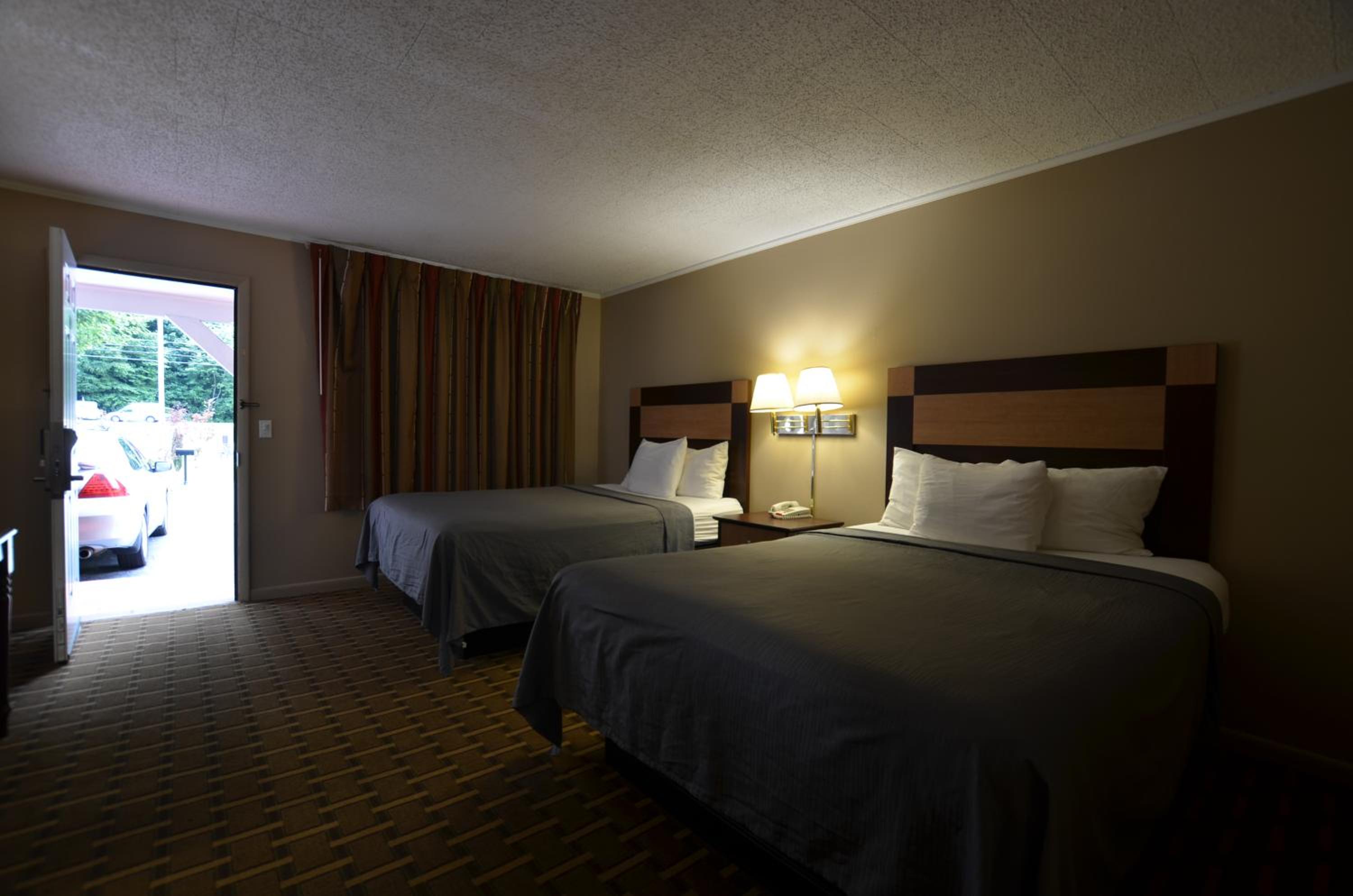Travelowes Motel - Maggie Valley