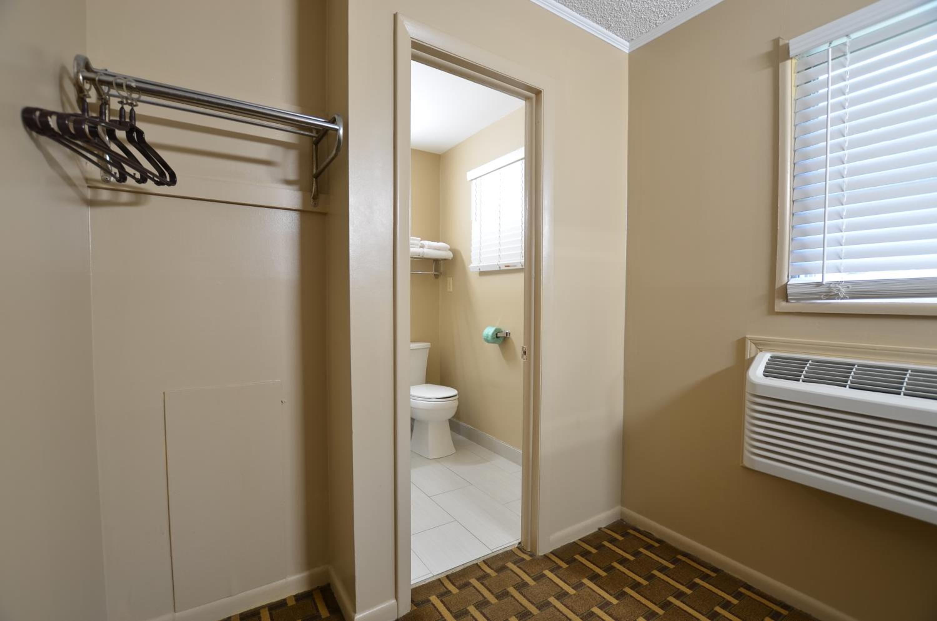 Travelowes Motel - Maggie Valley