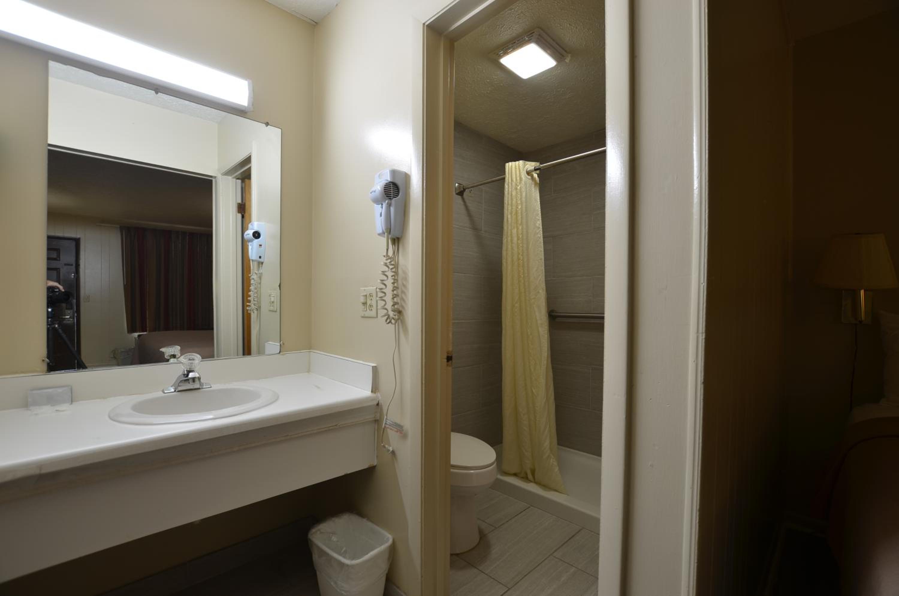 Travelowes Motel - Maggie Valley