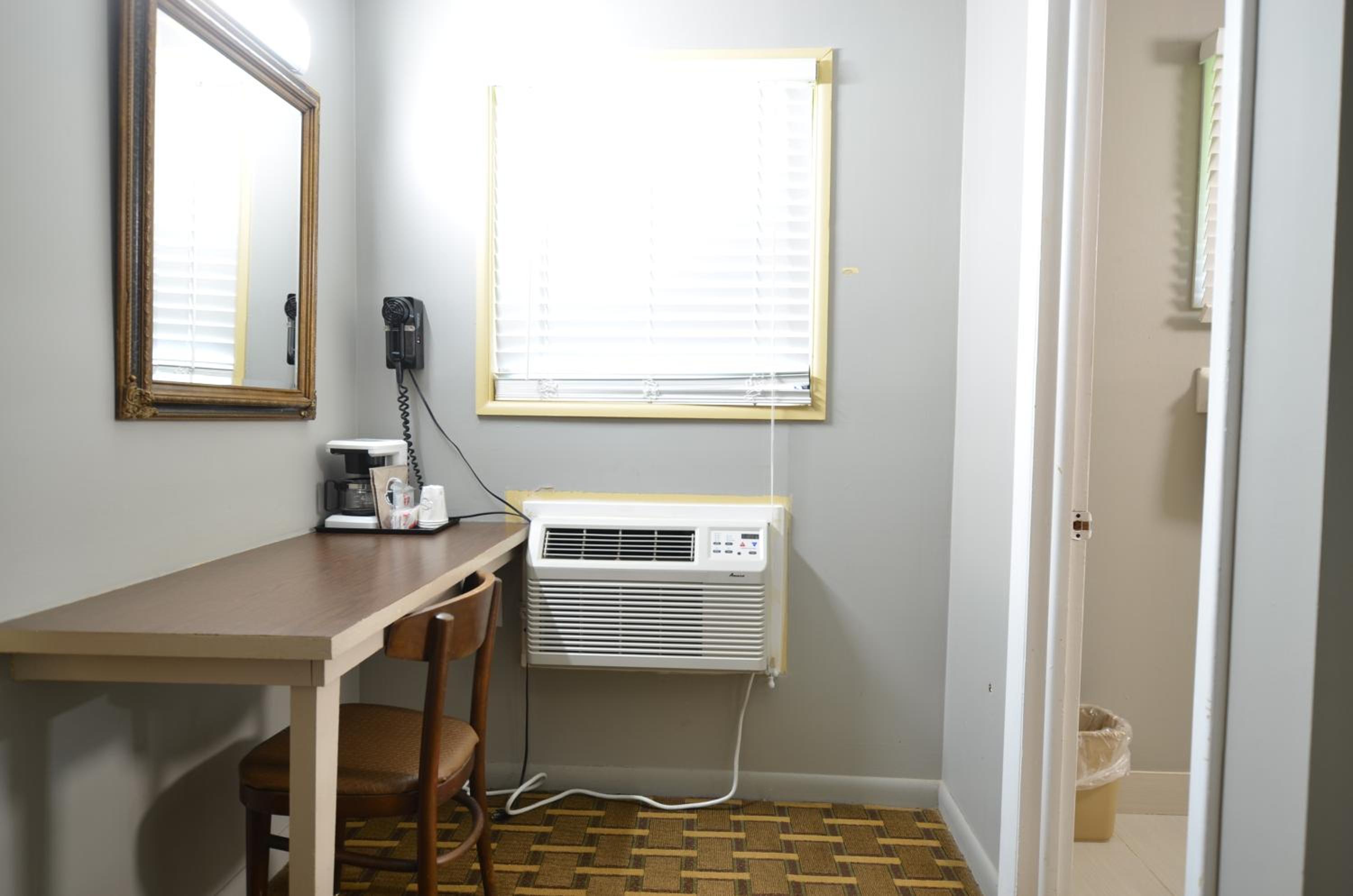 Travelowes Motel - Maggie Valley