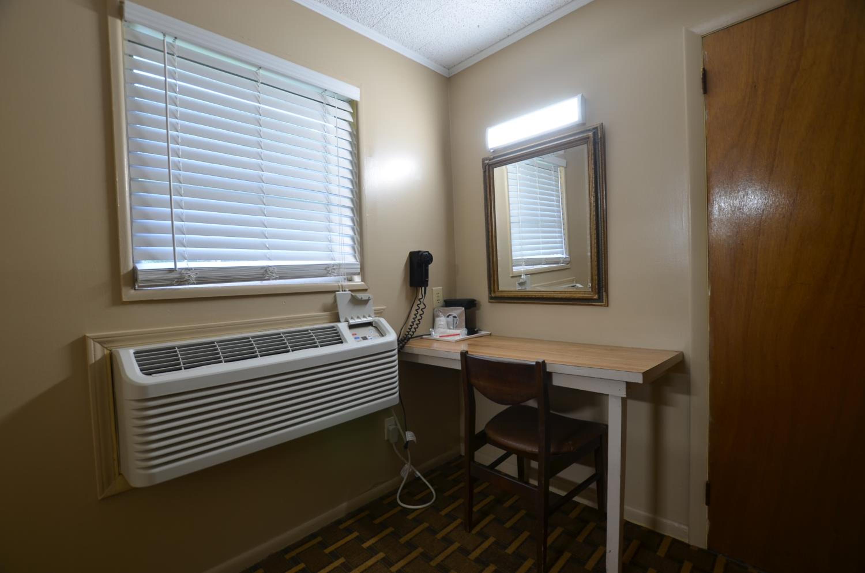 Travelowes Motel - Maggie Valley