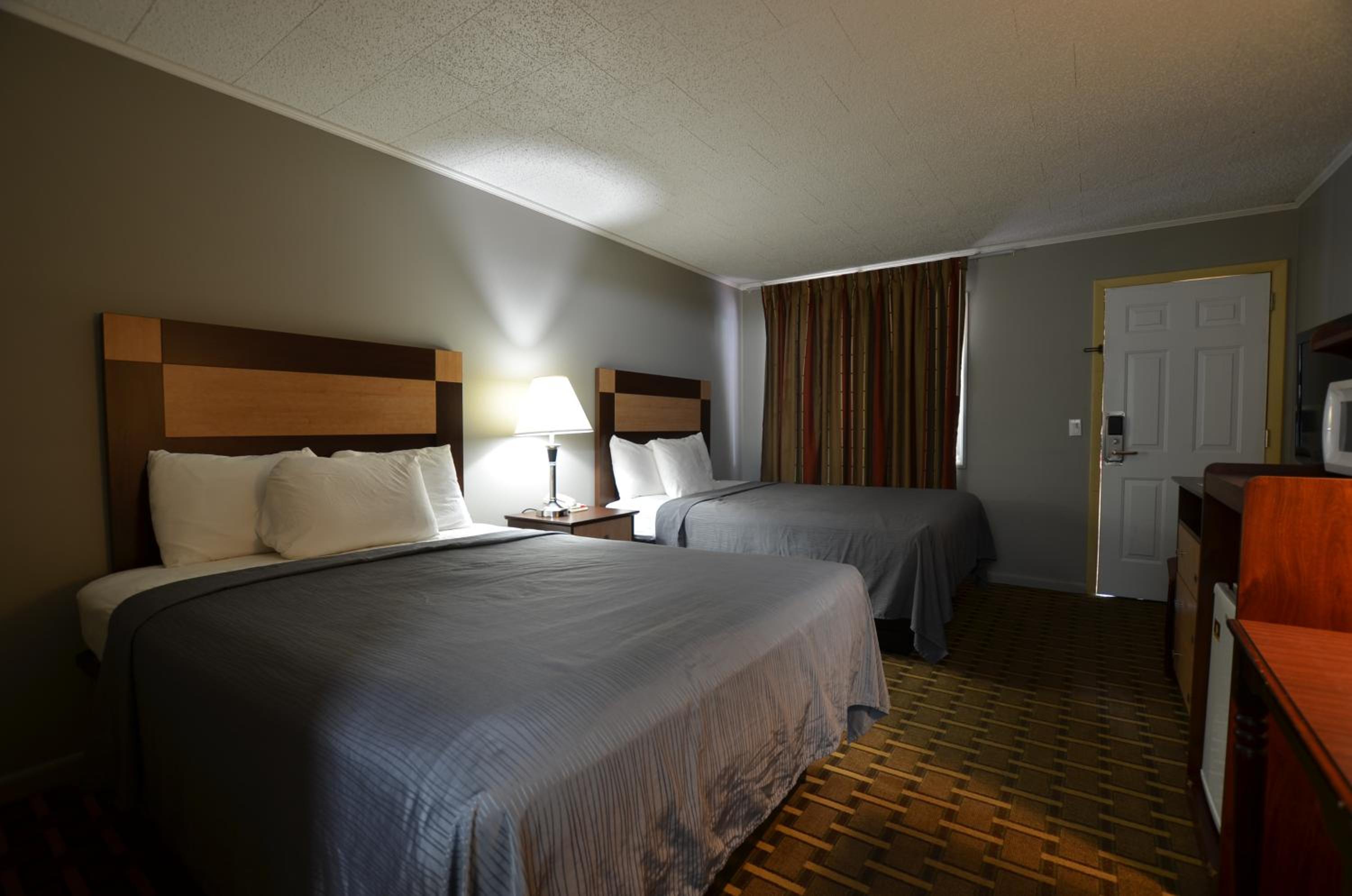 Travelowes Motel - Maggie Valley