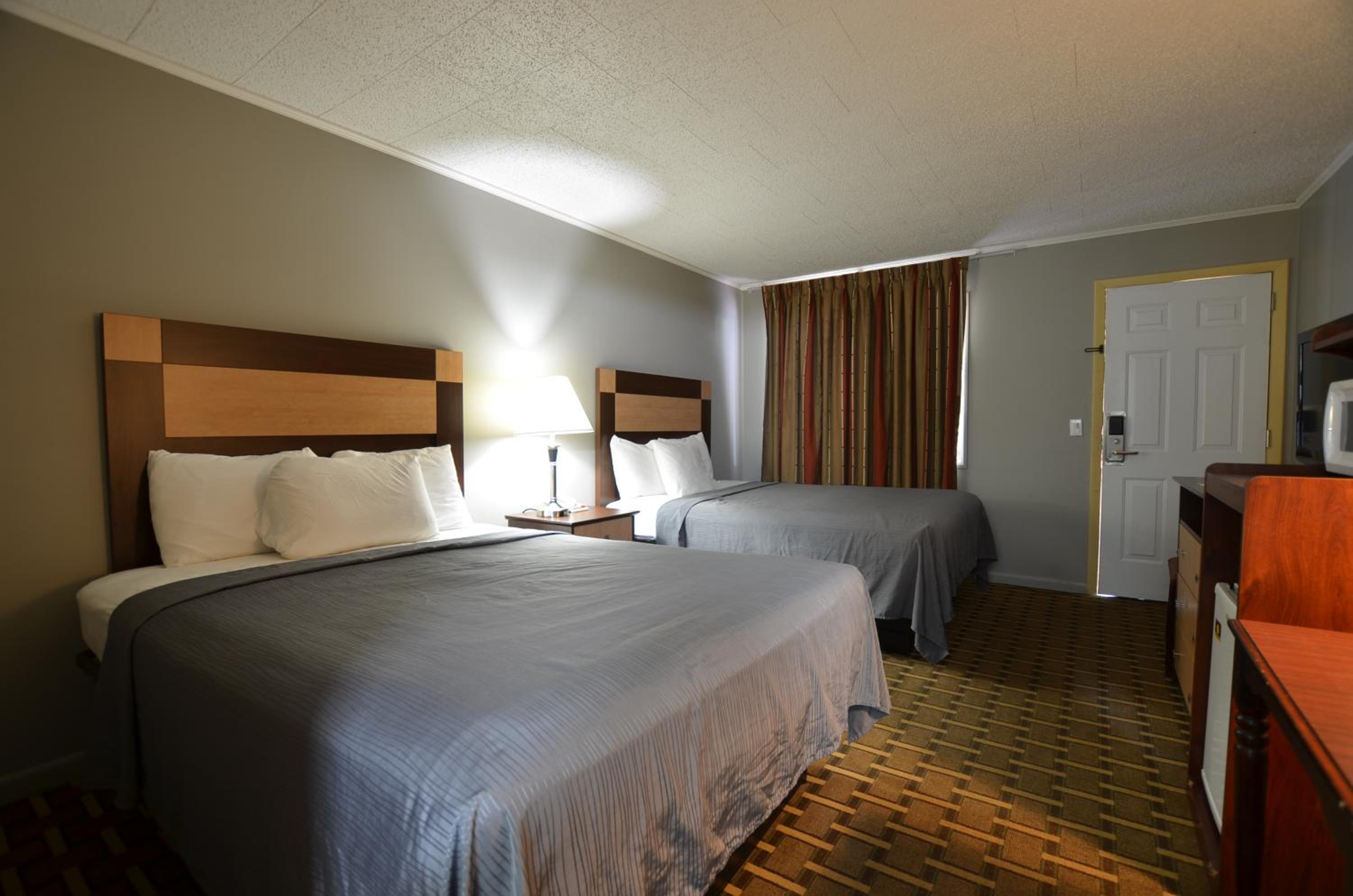 Travelowes Motel - Maggie Valley