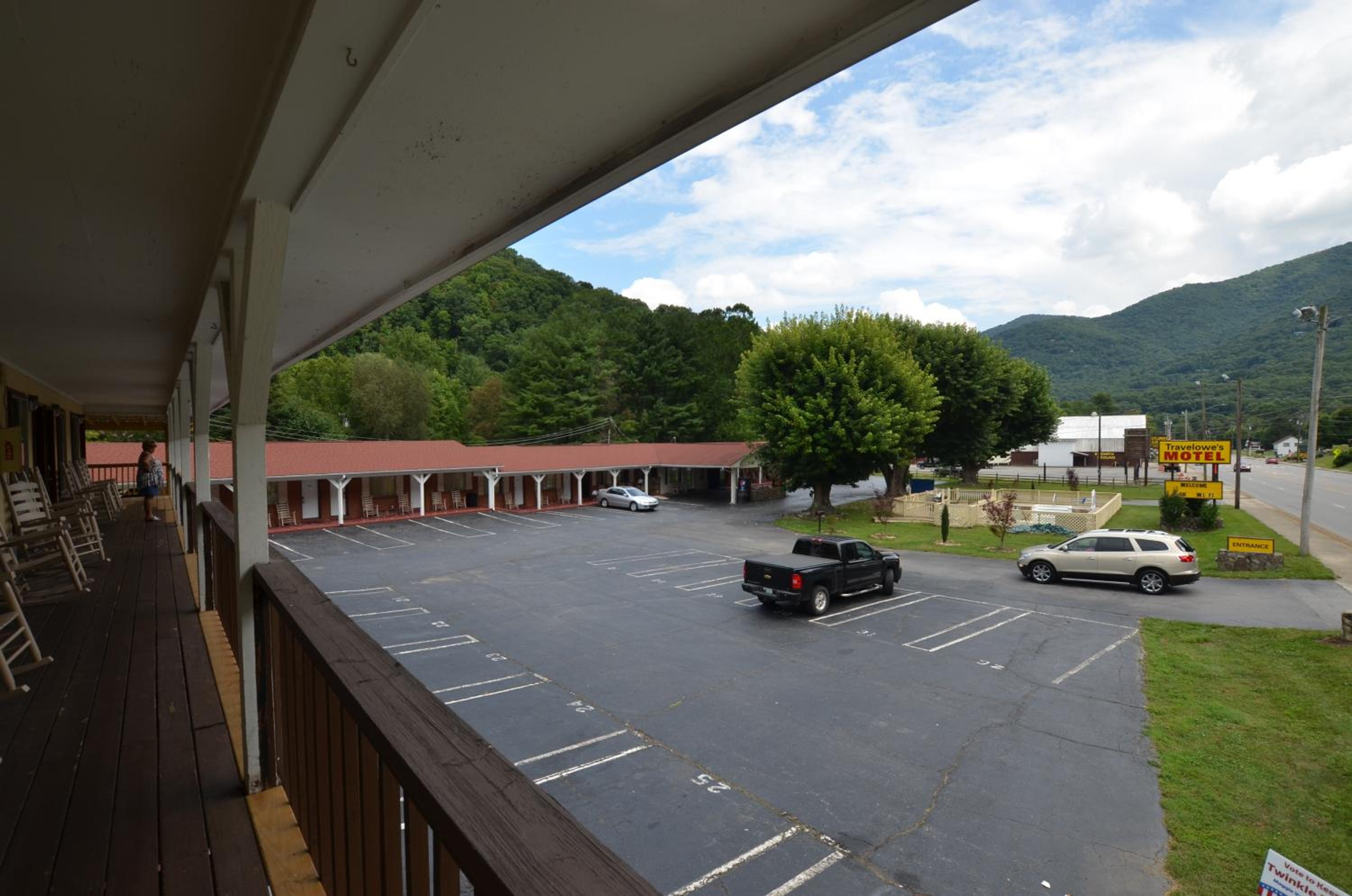 Travelowes Motel - Maggie Valley