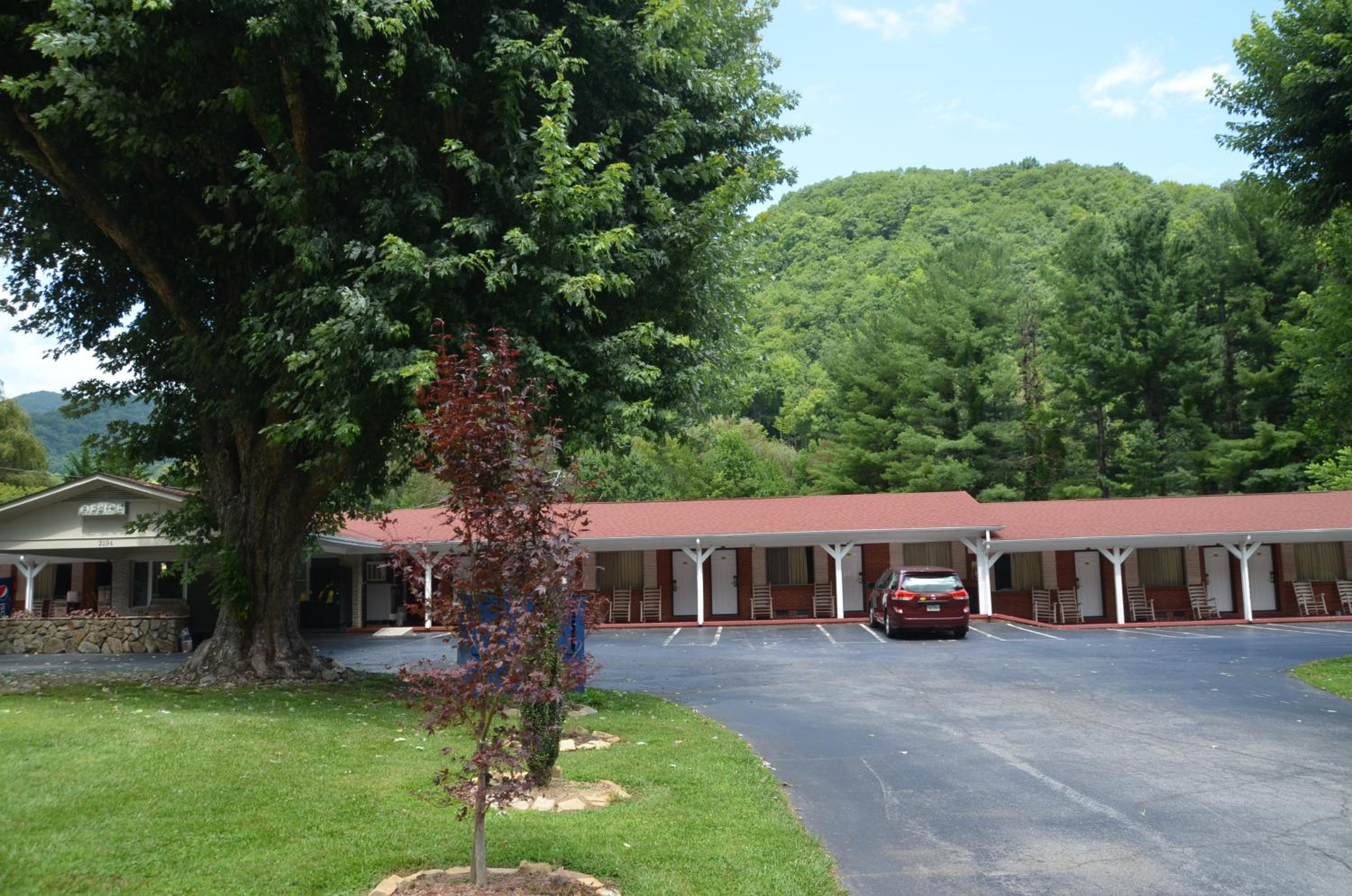 Travelowes Motel - Maggie Valley
