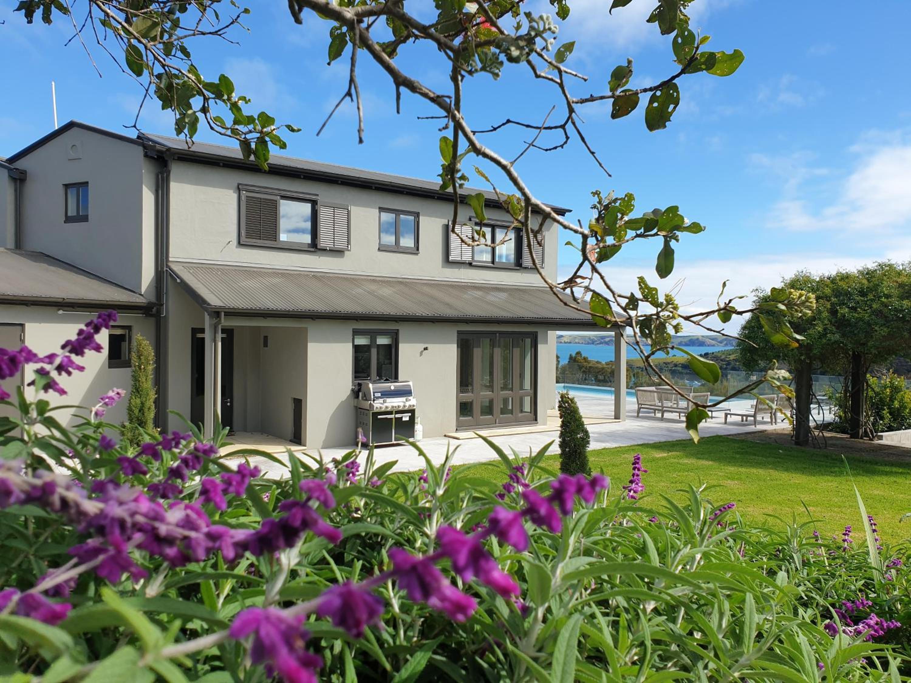 Cable Bay Luxury Villa view 3