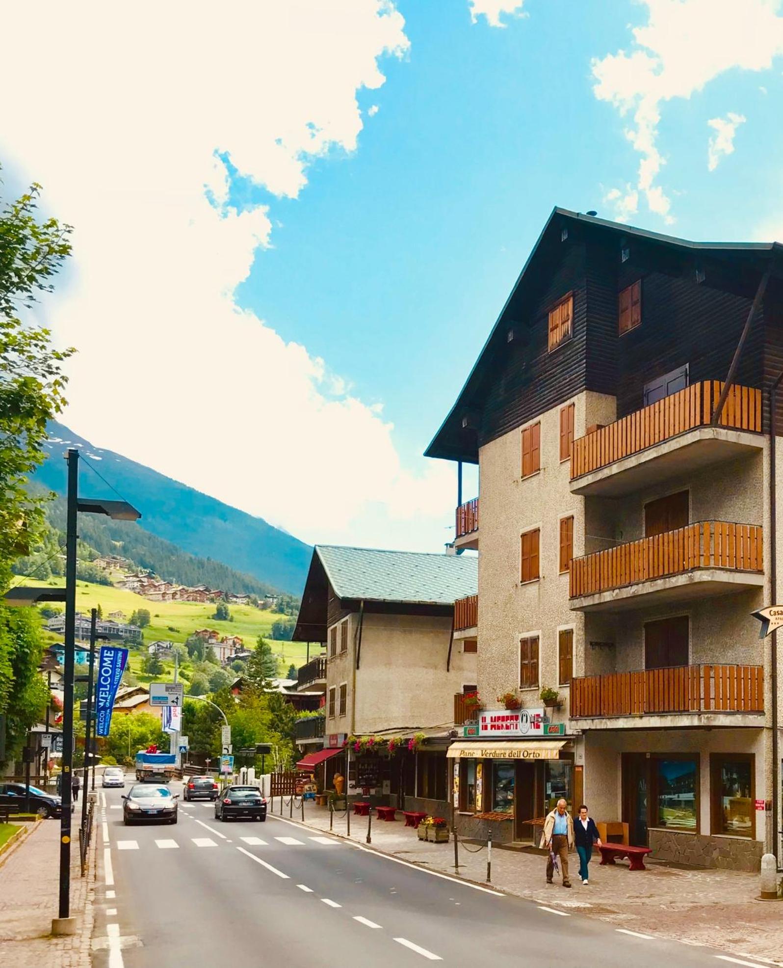 Gloria Holiday Home Bormio view 2