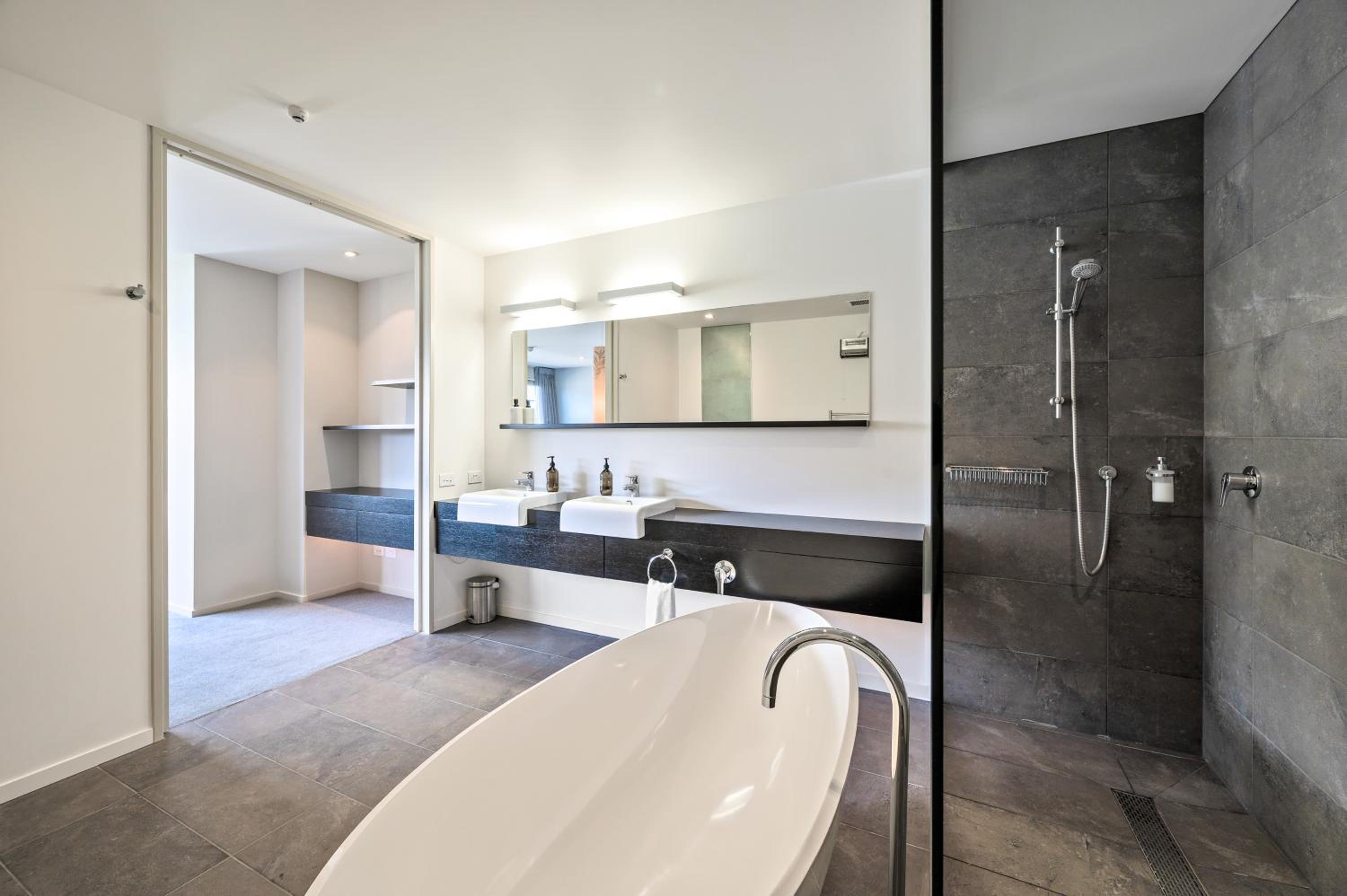 Hana Apartment by Sotheby's Luxury Rental Homes
