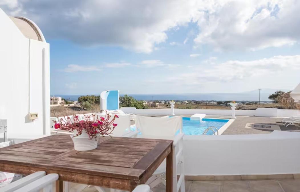 Santorini Traditional Suites photo 5