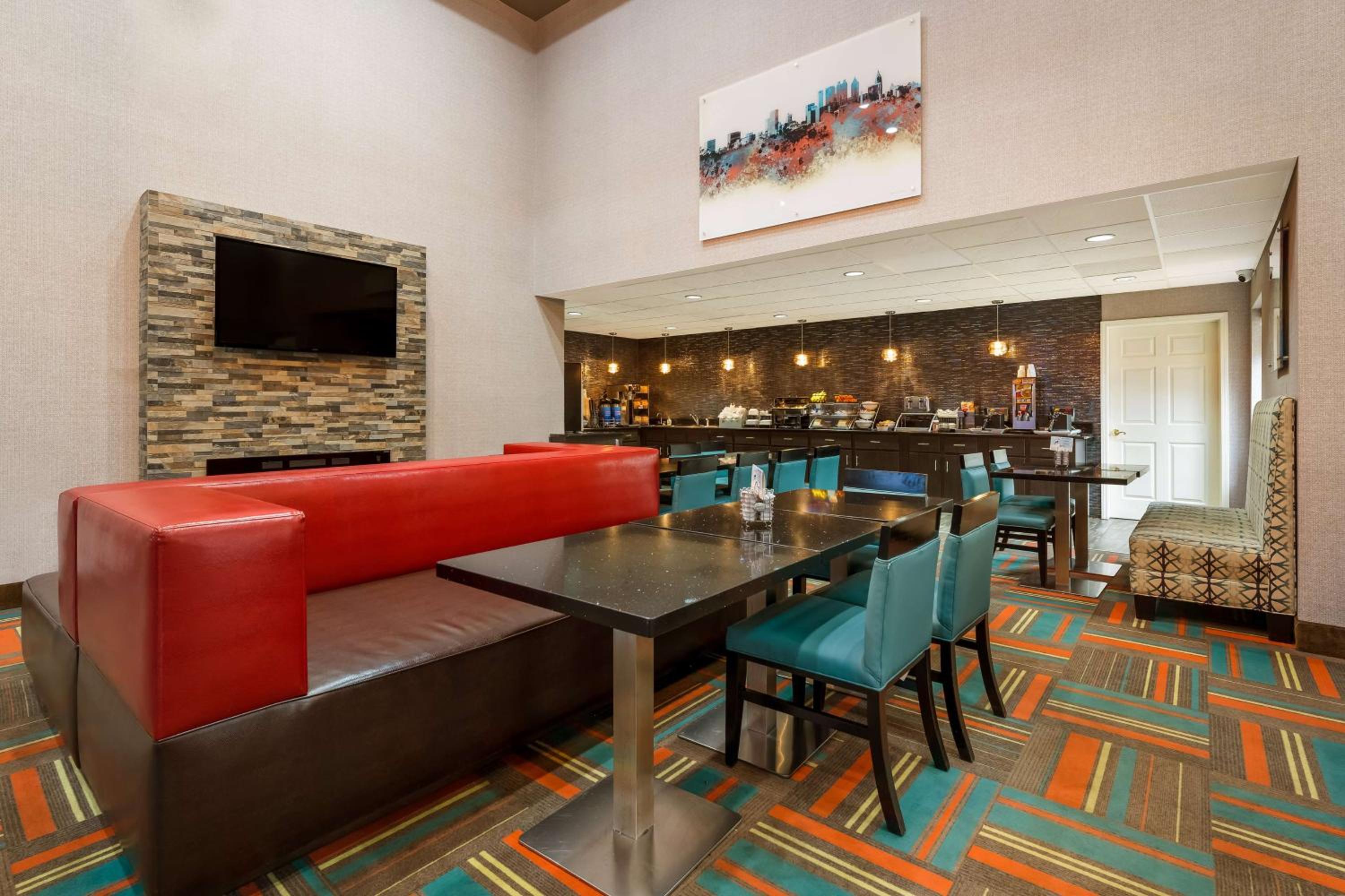Perry Vacations - Best Western Bradbury Inn Suites - Property Image 20