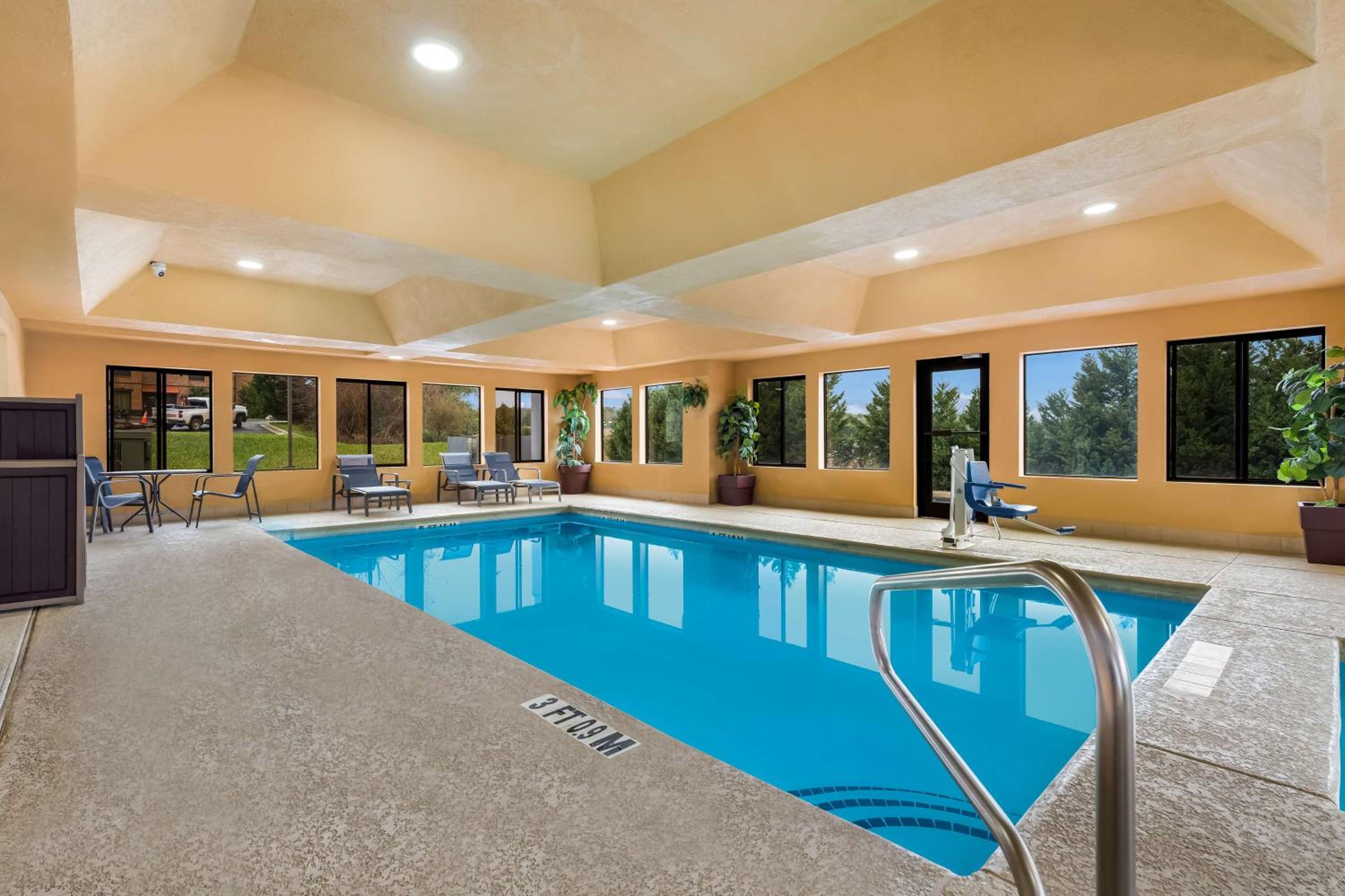 Perry Vacations - Best Western Bradbury Inn Suites - Property Image 27