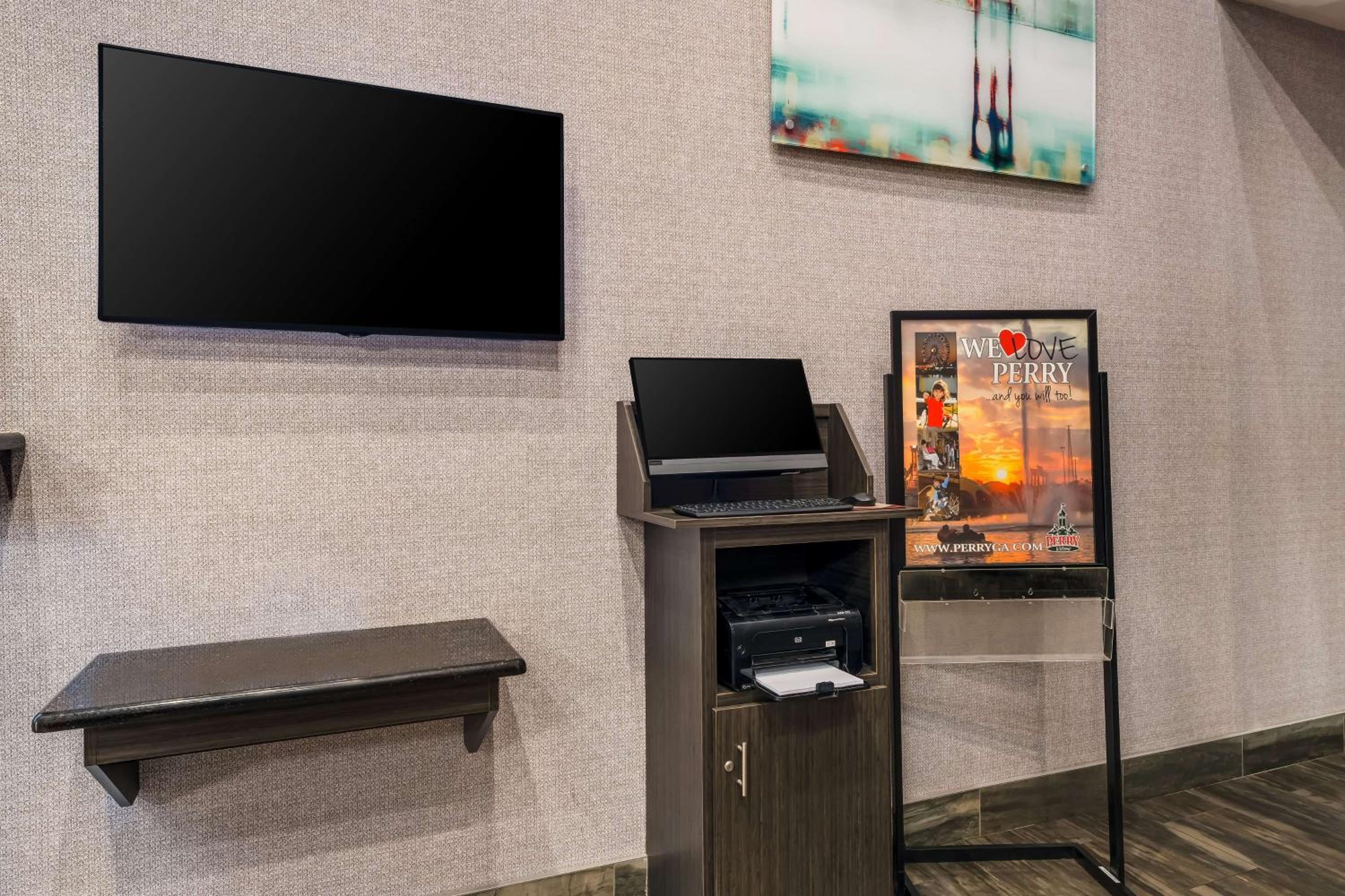 Perry Vacations - Best Western Bradbury Inn Suites - Property Image 16