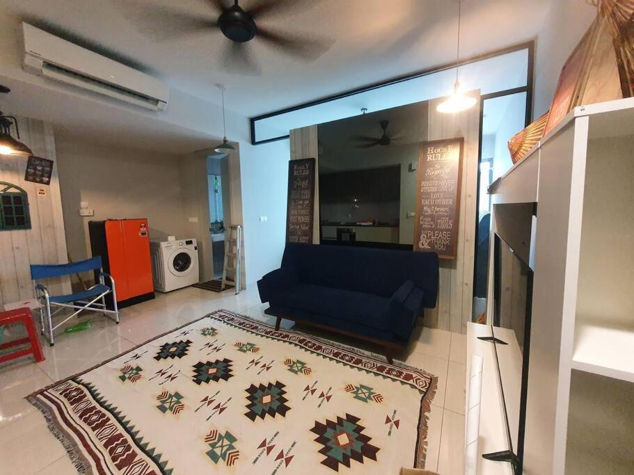 Studio near KLCC and LRT with superb view
