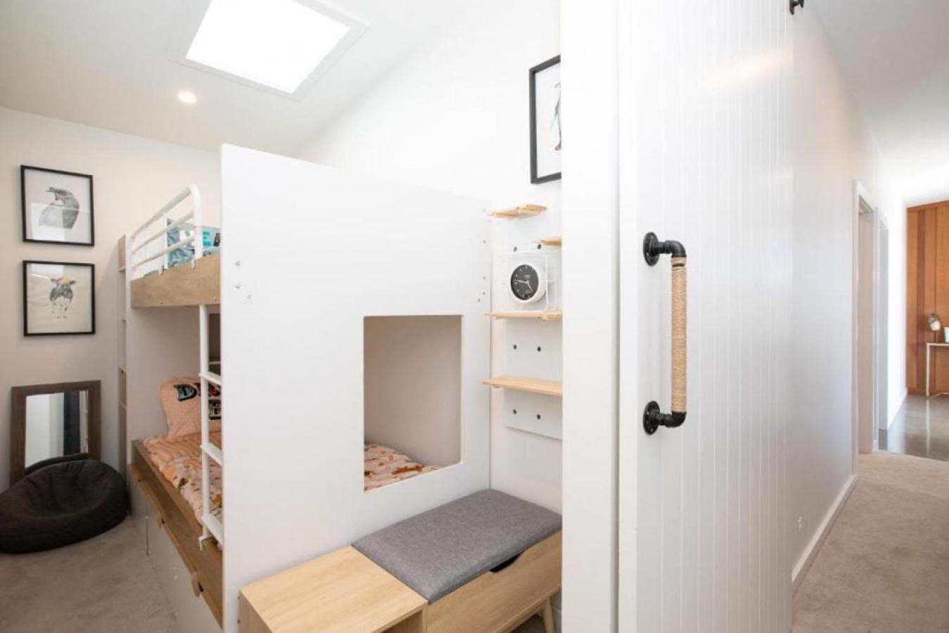 NOMAC No8, Luxury holiday home, Twizel