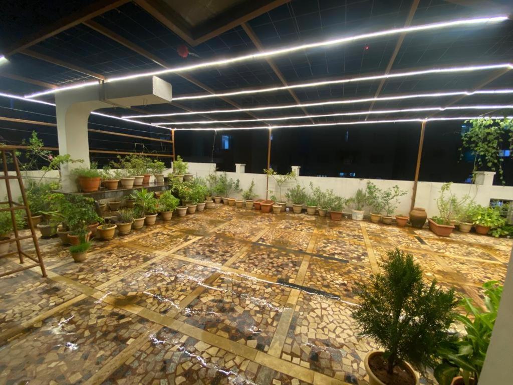 Visitors Lounge by MMG - 2&3BHK Furnished - Rd 12 Banjara Hills view 5