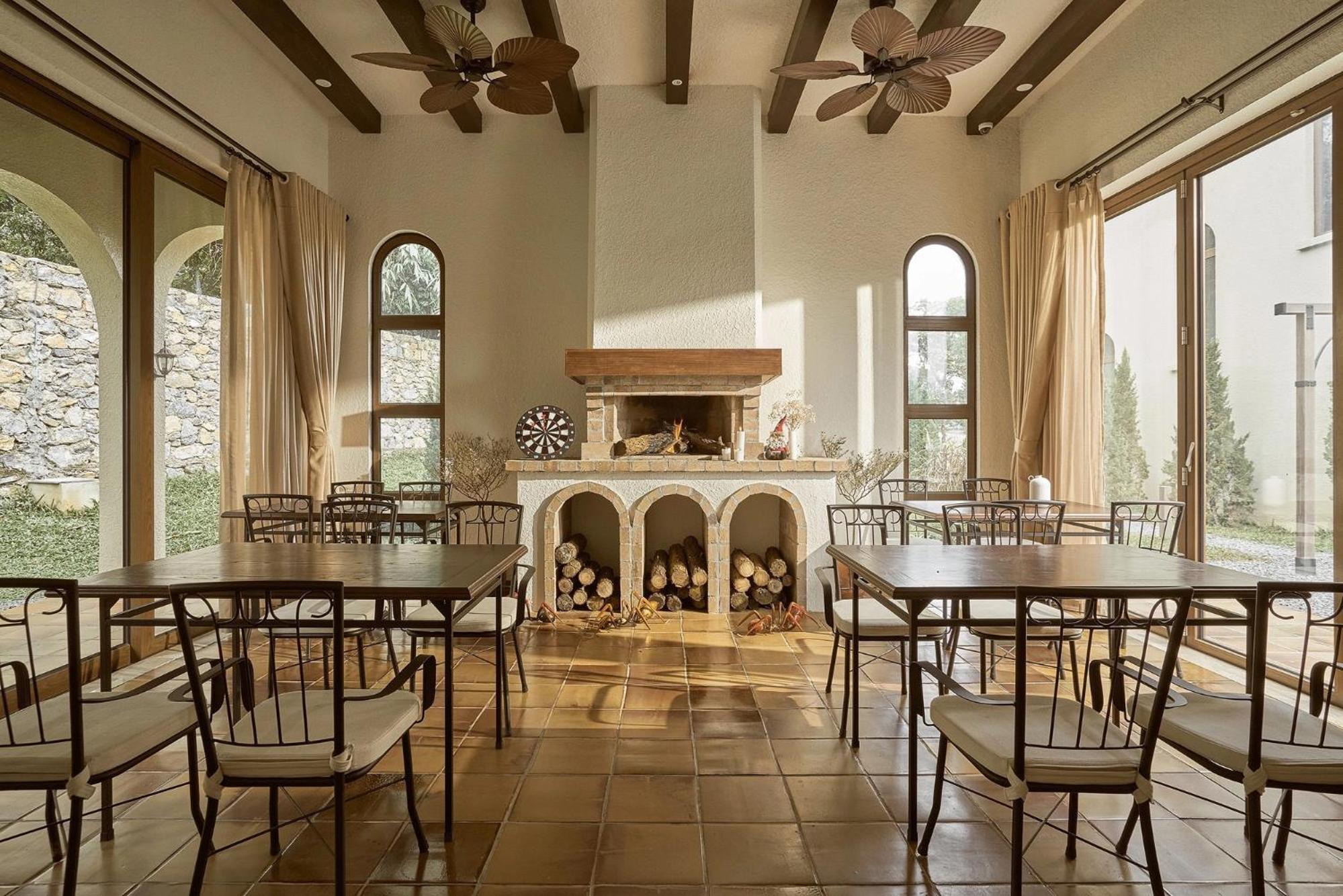 The Candy Villa - Venuestay view 4