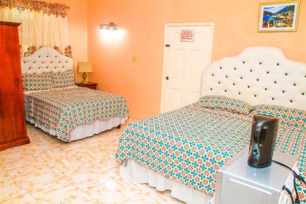 Dela de-Rose Guest House Negril Jamaica