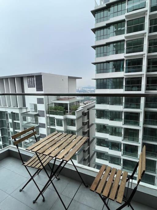 Simple Muji HomeStay@ Lavile