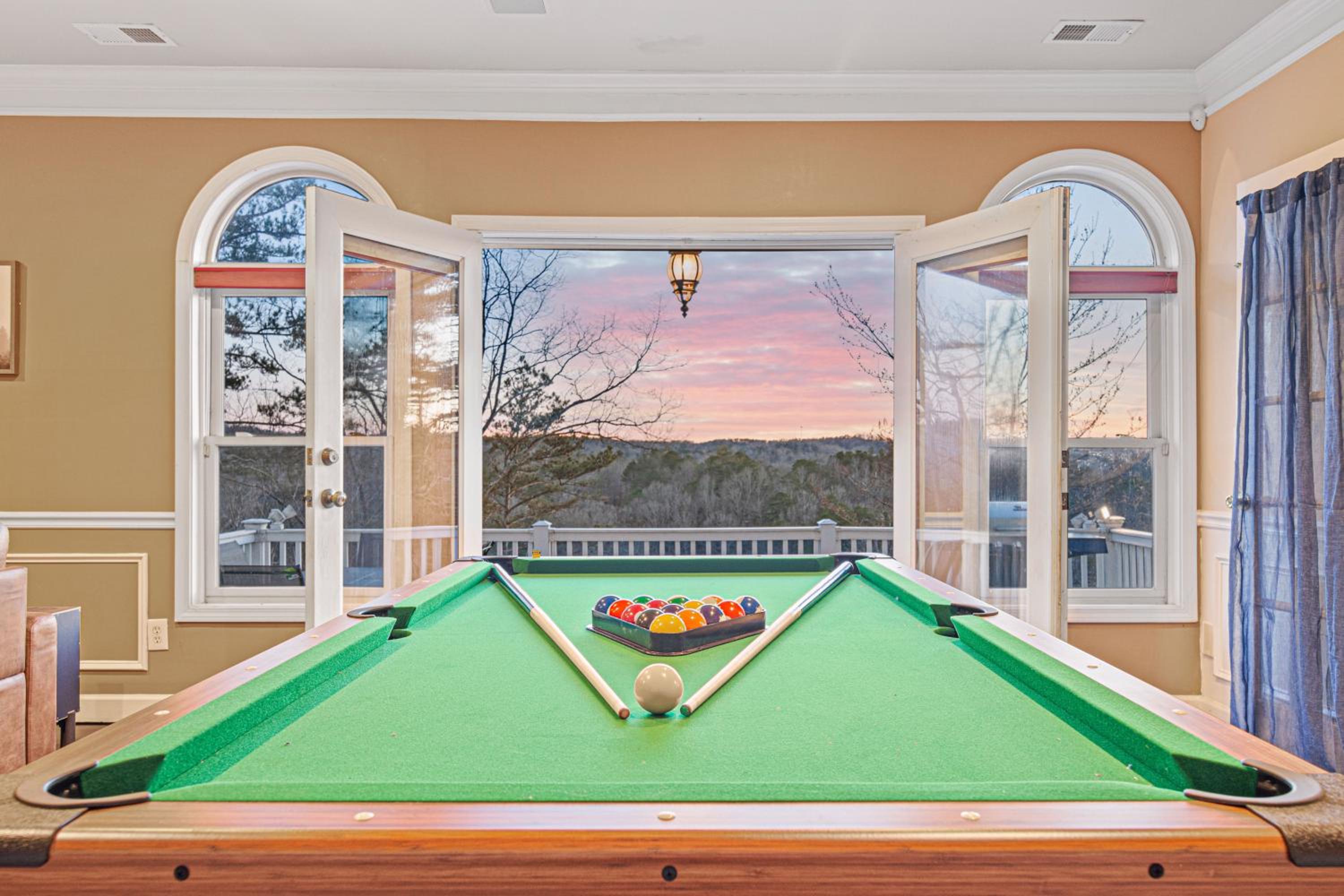 MAJESTIC MOUNTAIN MANOR- Spectacular Mtn & River VIEWS, 5bed 4ba,Resort amenities view 5