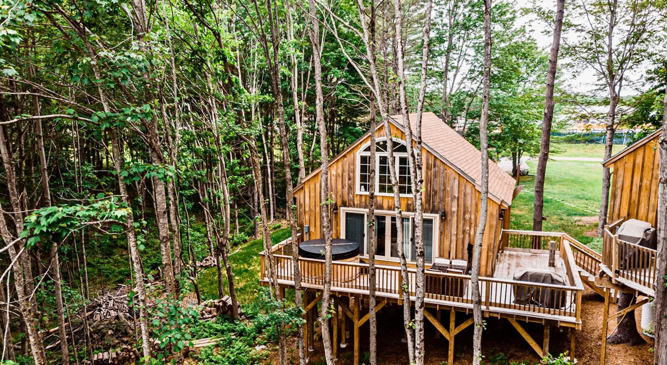 MoonLight Treehouse At Belgrade Hospitality
