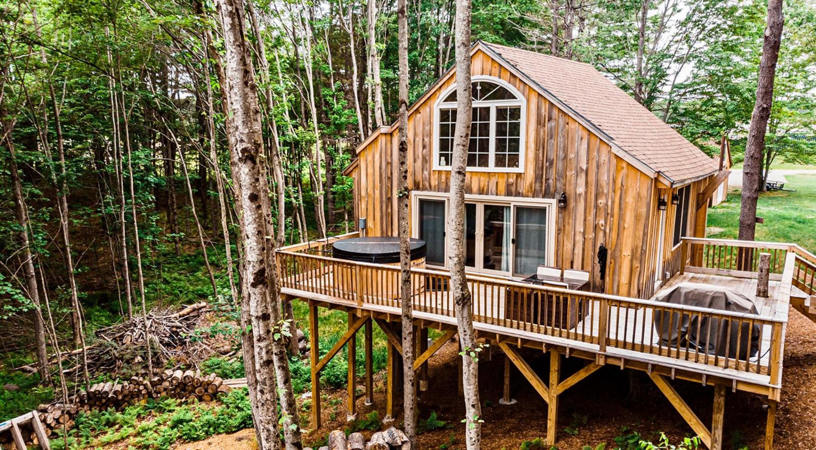 MoonLight Treehouse At Belgrade Hospitality