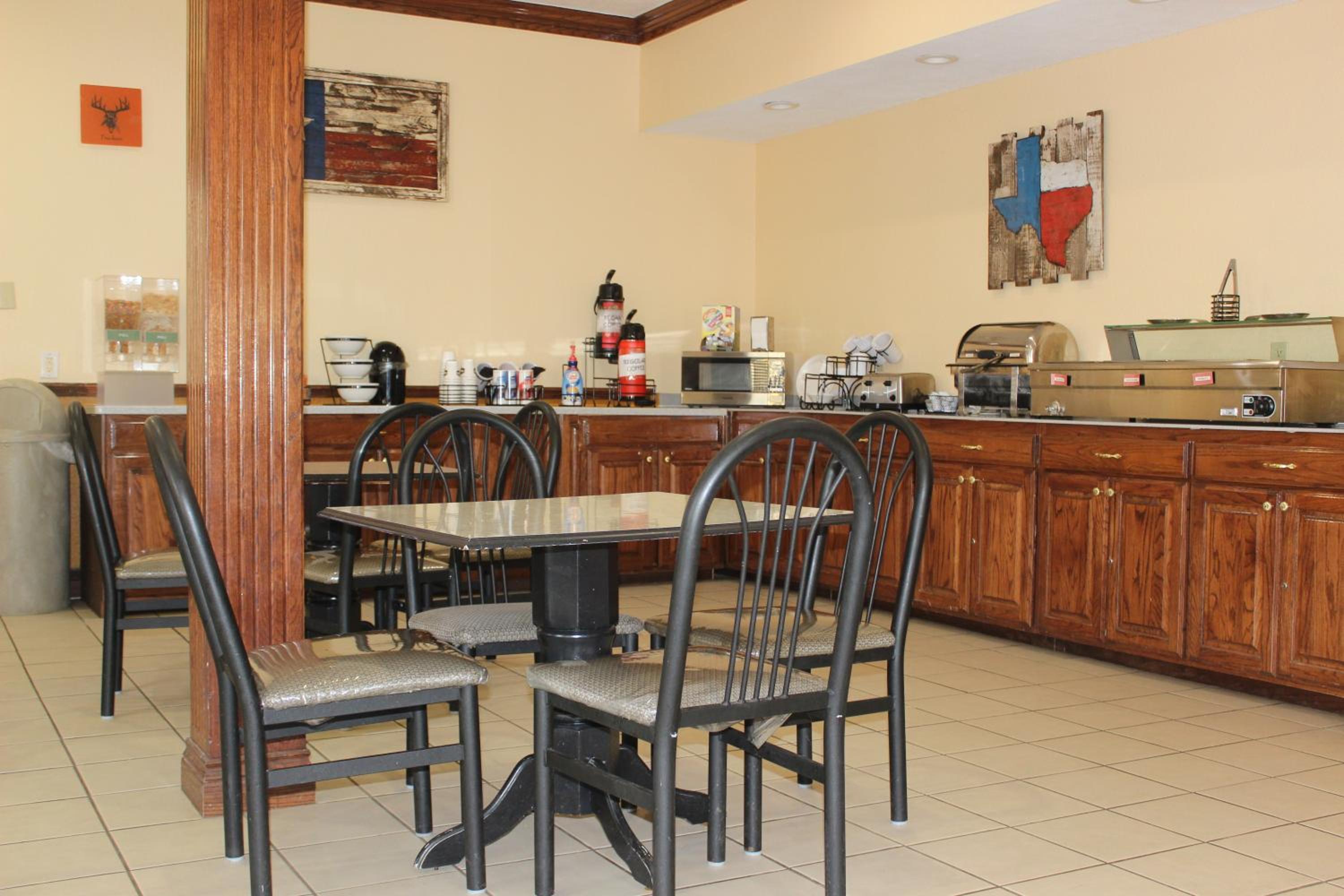 Jacksonville Vacations - Truckerz Inn - Property Image 7