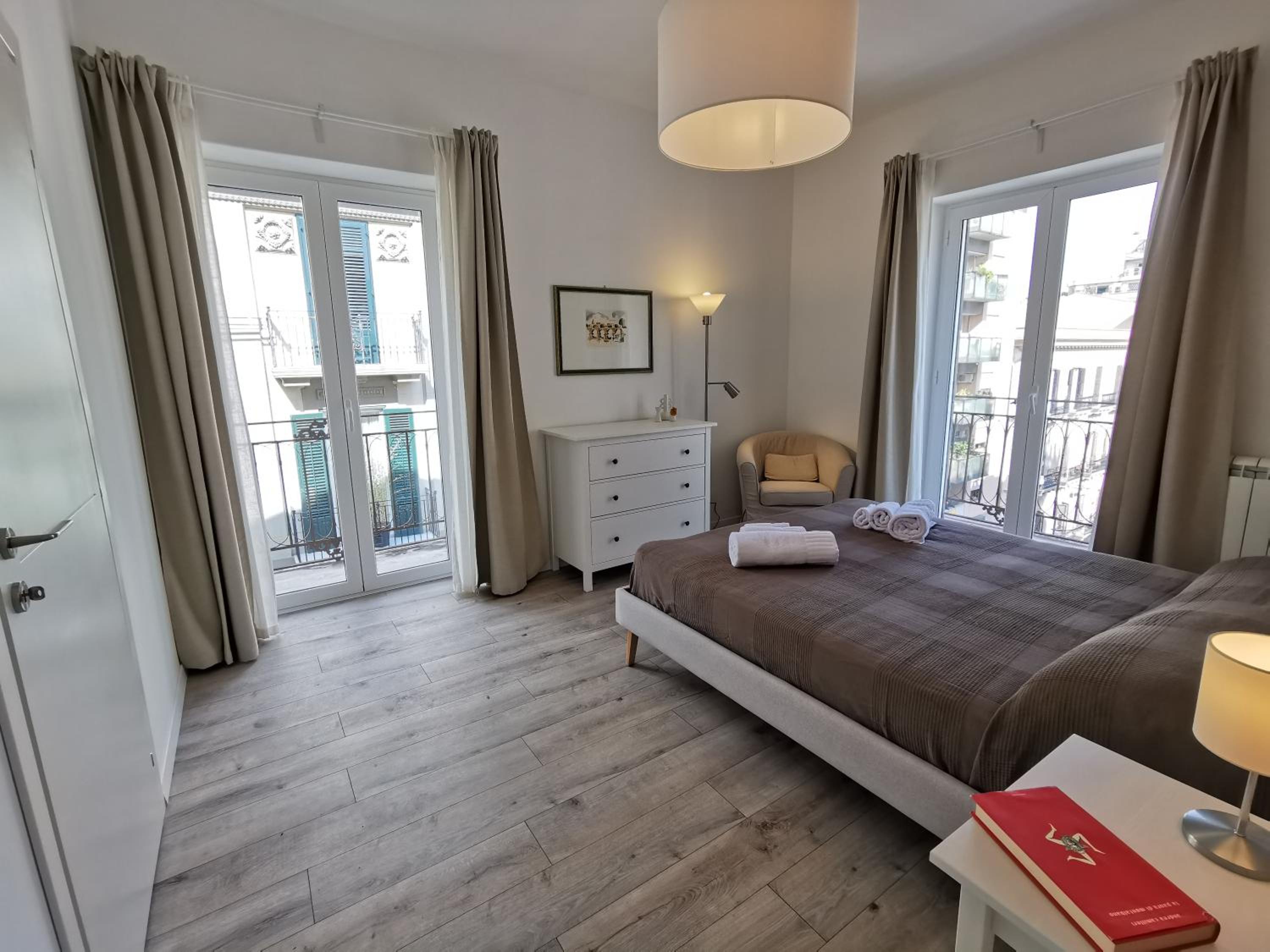 Dagnino House - Luxury apartment in the center of Palermo view 3