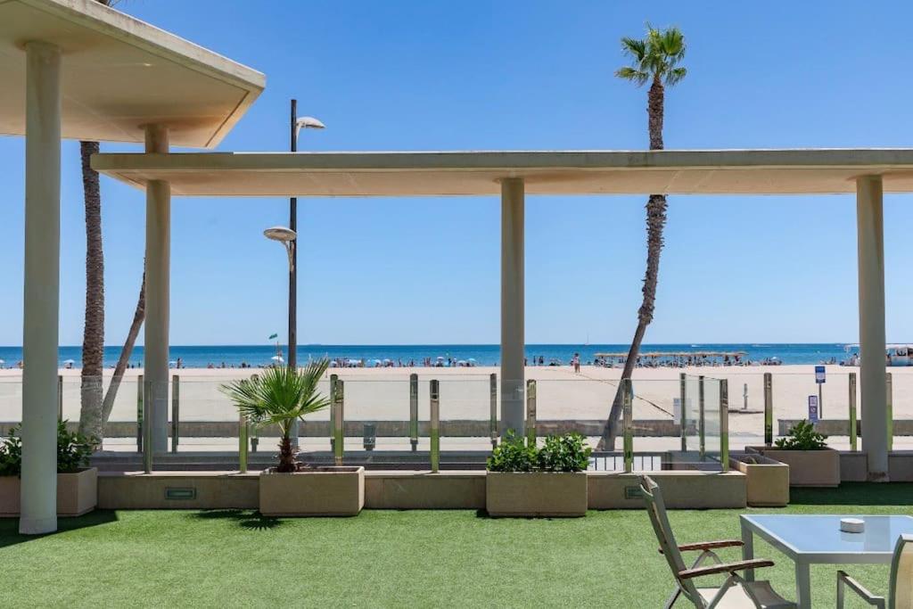 luxury sea view apartment with 2 rooms view 4
