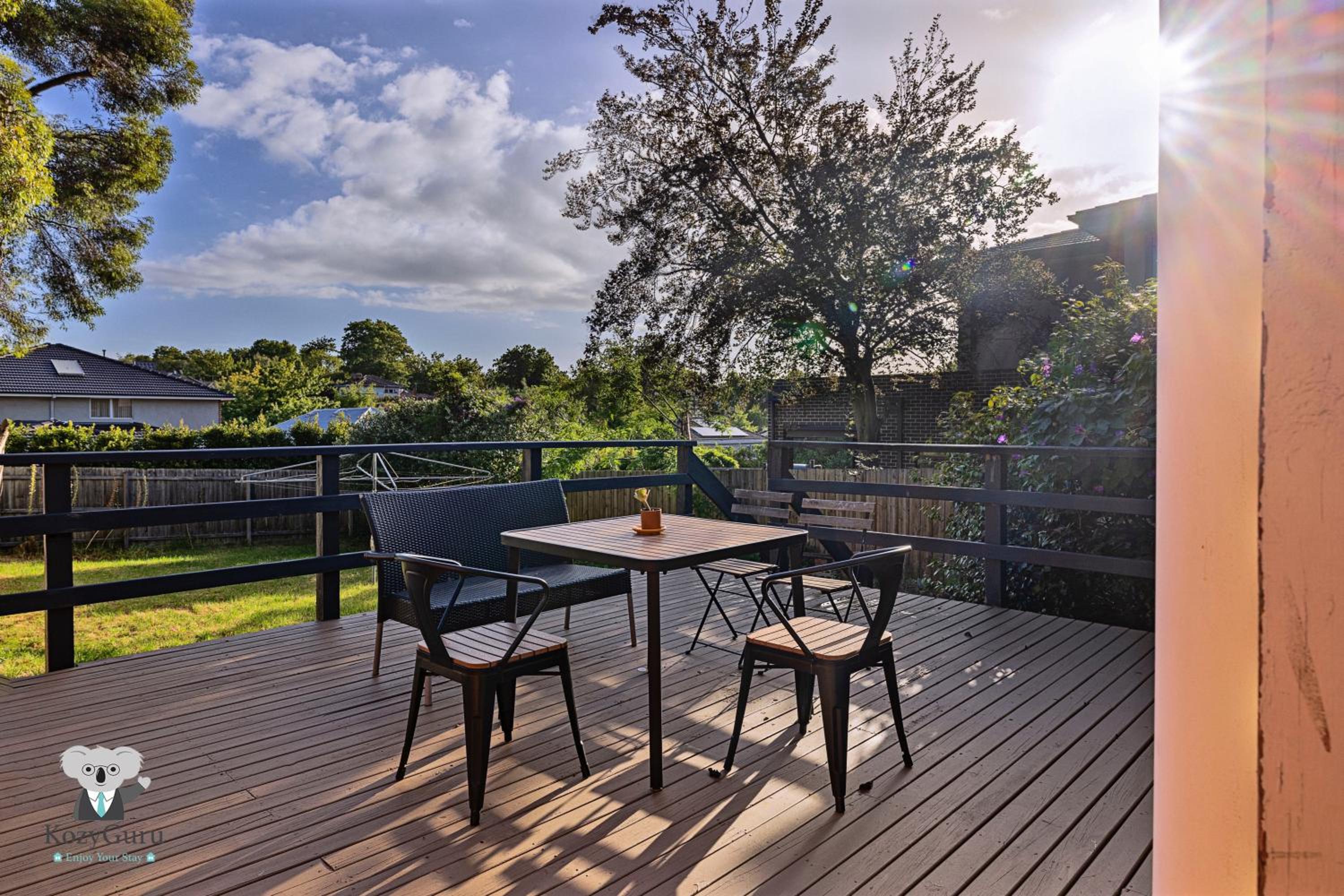KozyGuru / Camberwell / Perfect 3 Bedroom House / VCA016