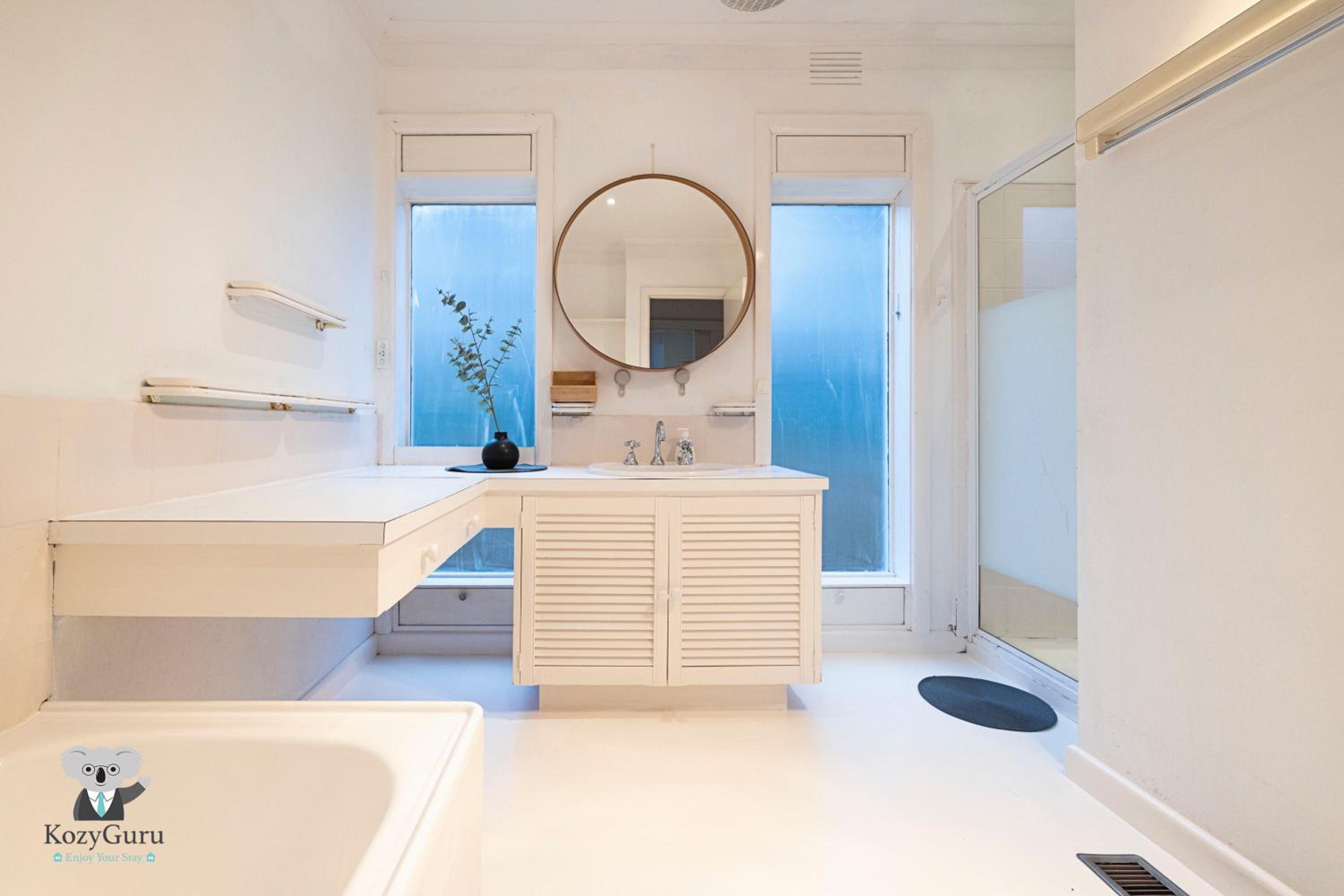 KozyGuru / Camberwell / Perfect 3 Bedroom House / VCA016