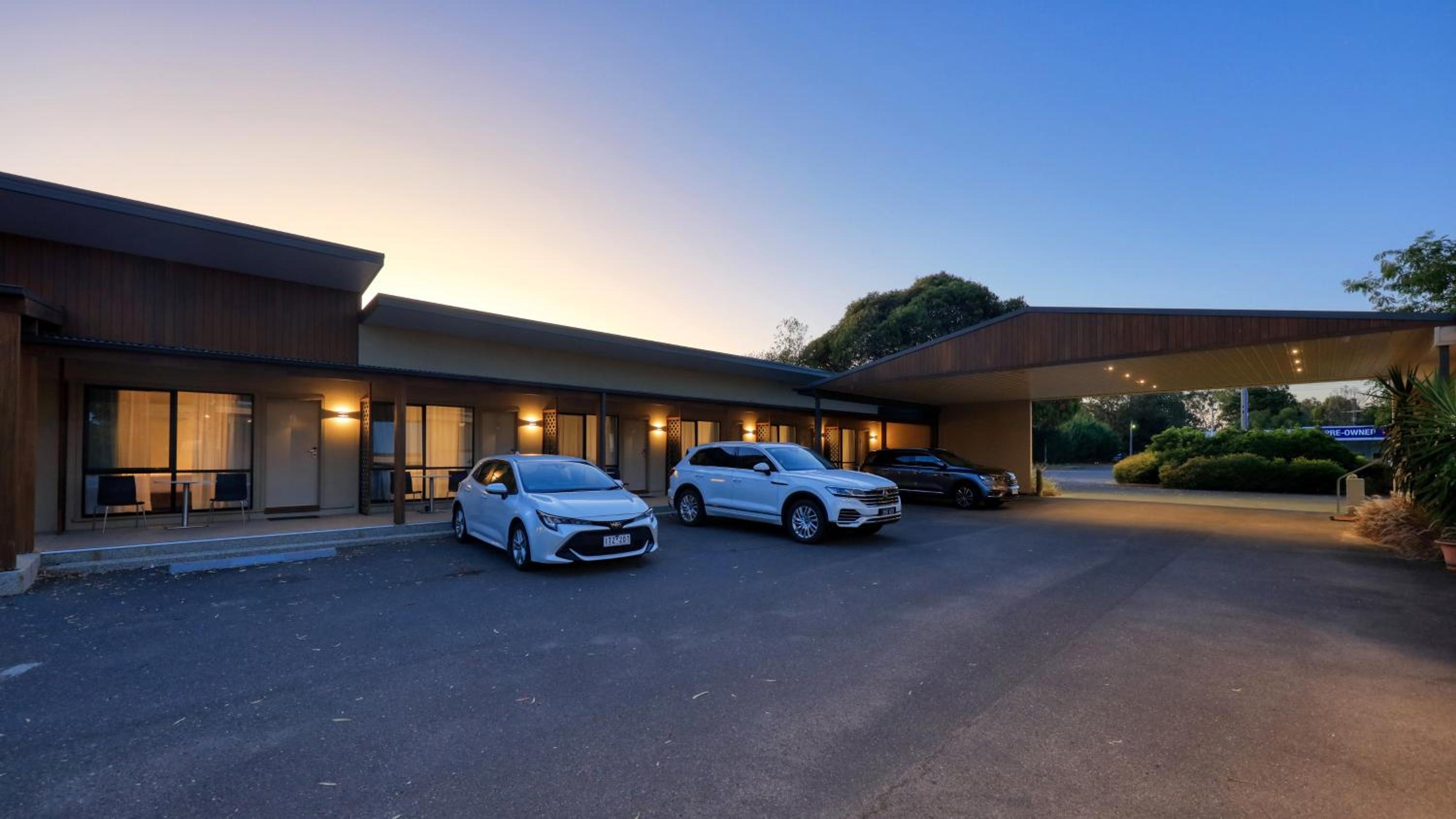 New Crossing Place Motel
