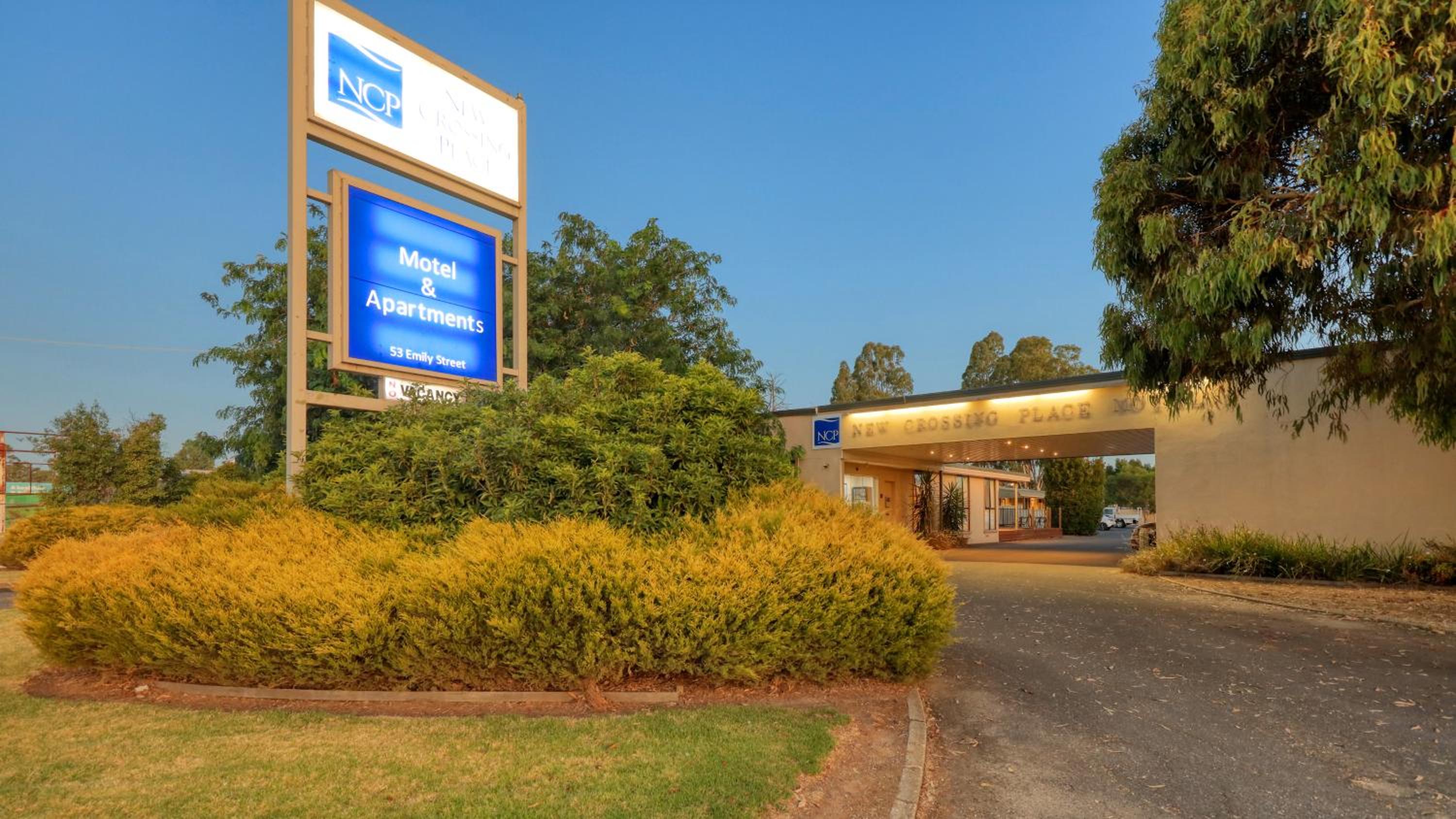 New Crossing Place Motel